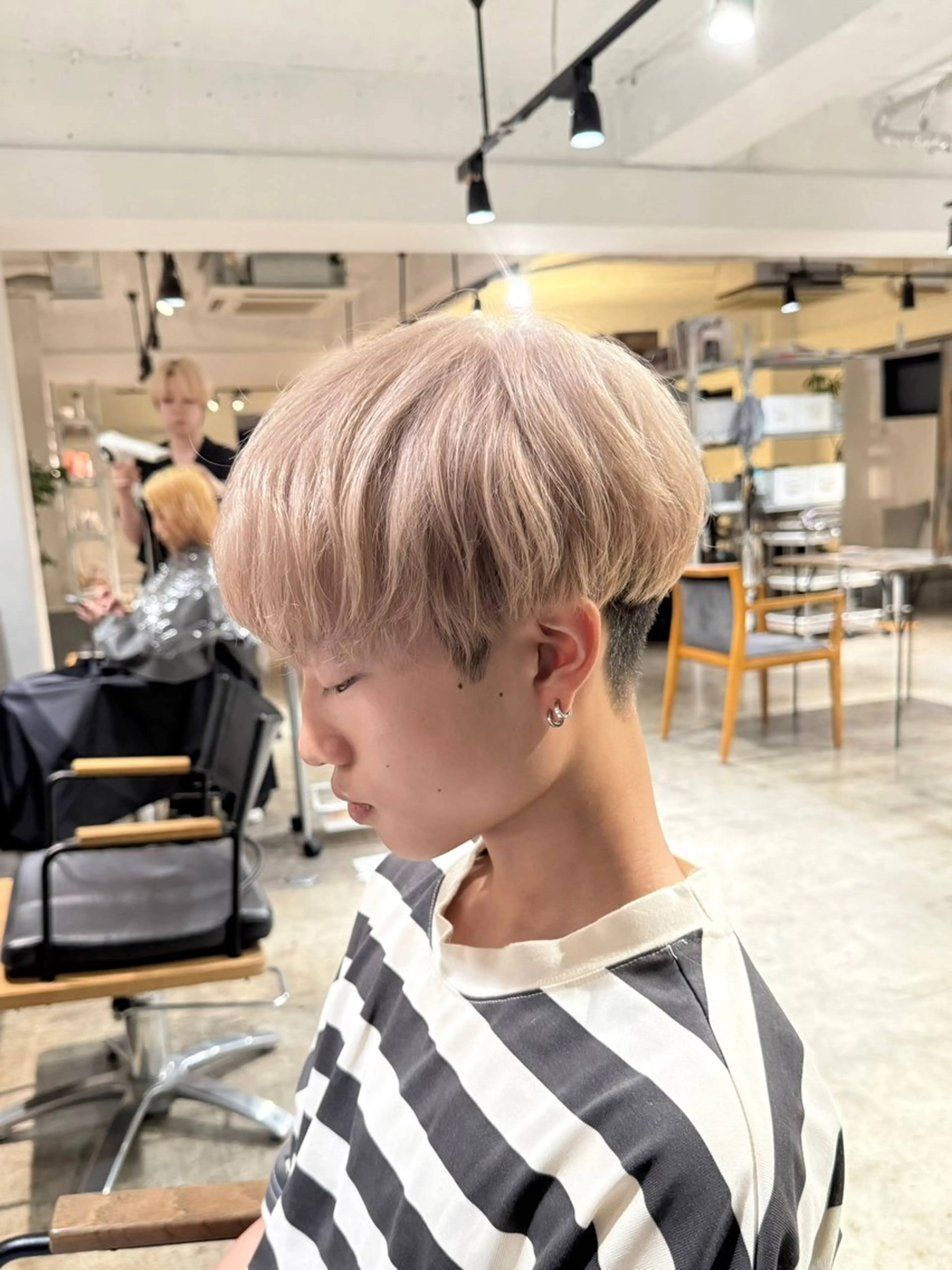 カラー メンズ メンズブリーチ メンズハイトーン メンズパーマ ベージュカラー ブリーチ カット ヘアカラー トリートメント 骨格補正施術/メンズ 専門美容師/YUYAのヘアスタイル