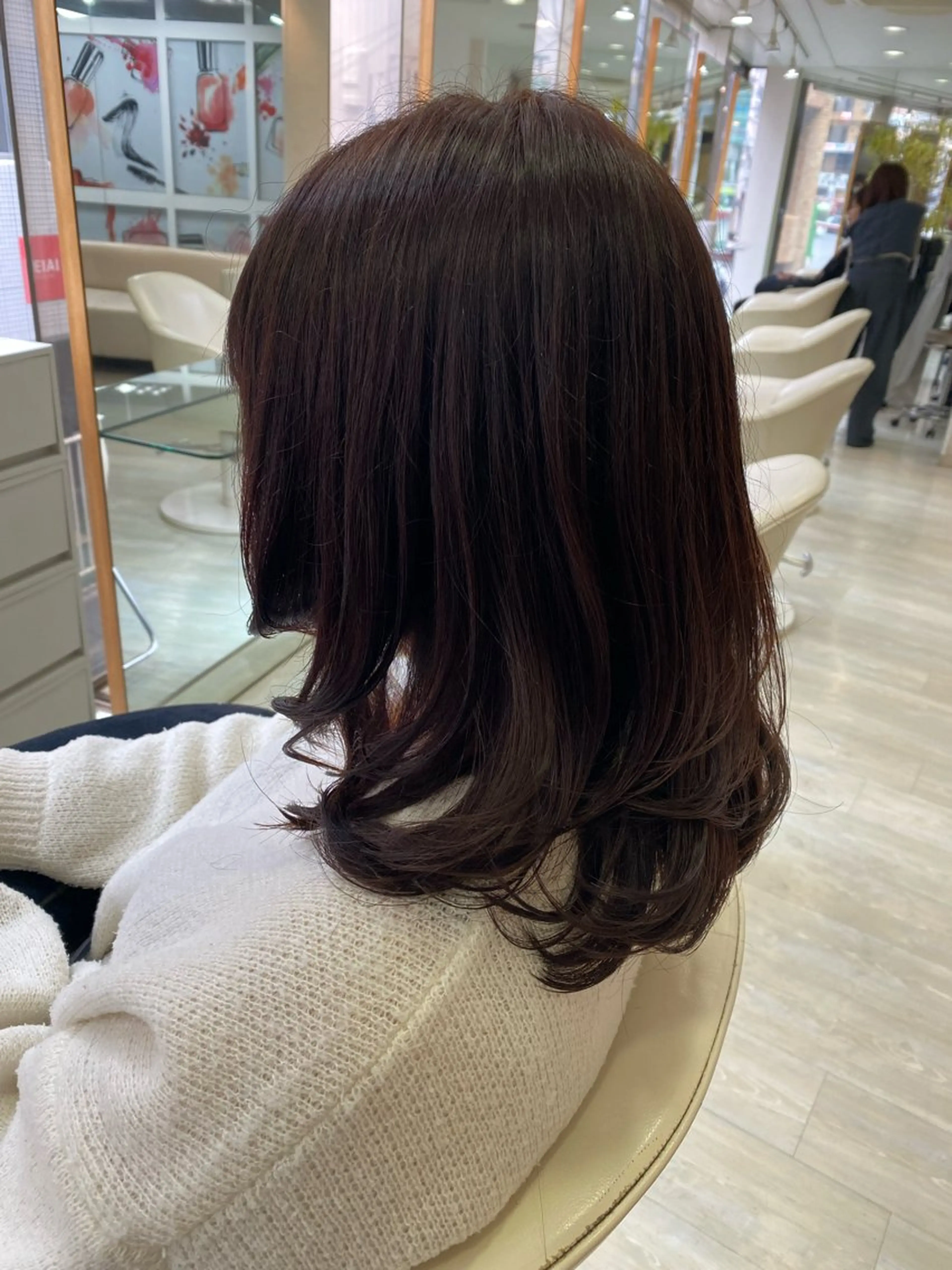 ミディアム ピンクブラウン レイヤーカット 鬼澤 なお子のヘアスタイル