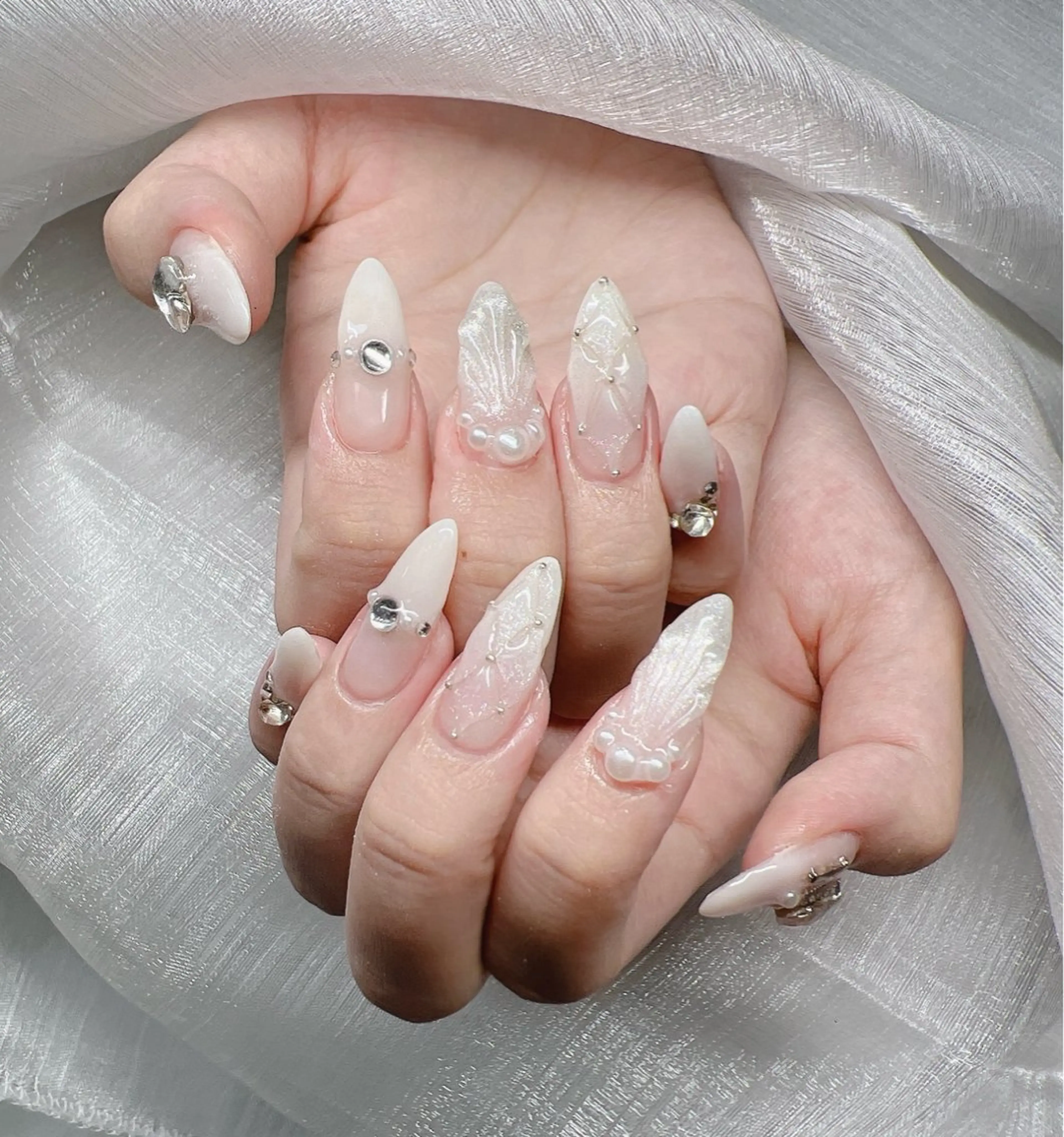 ネイル 長さ出し グラデーション 卒業式 キラキラネイル マグネットネイル ハンドネイル Lee Nailsのネイルデザイン