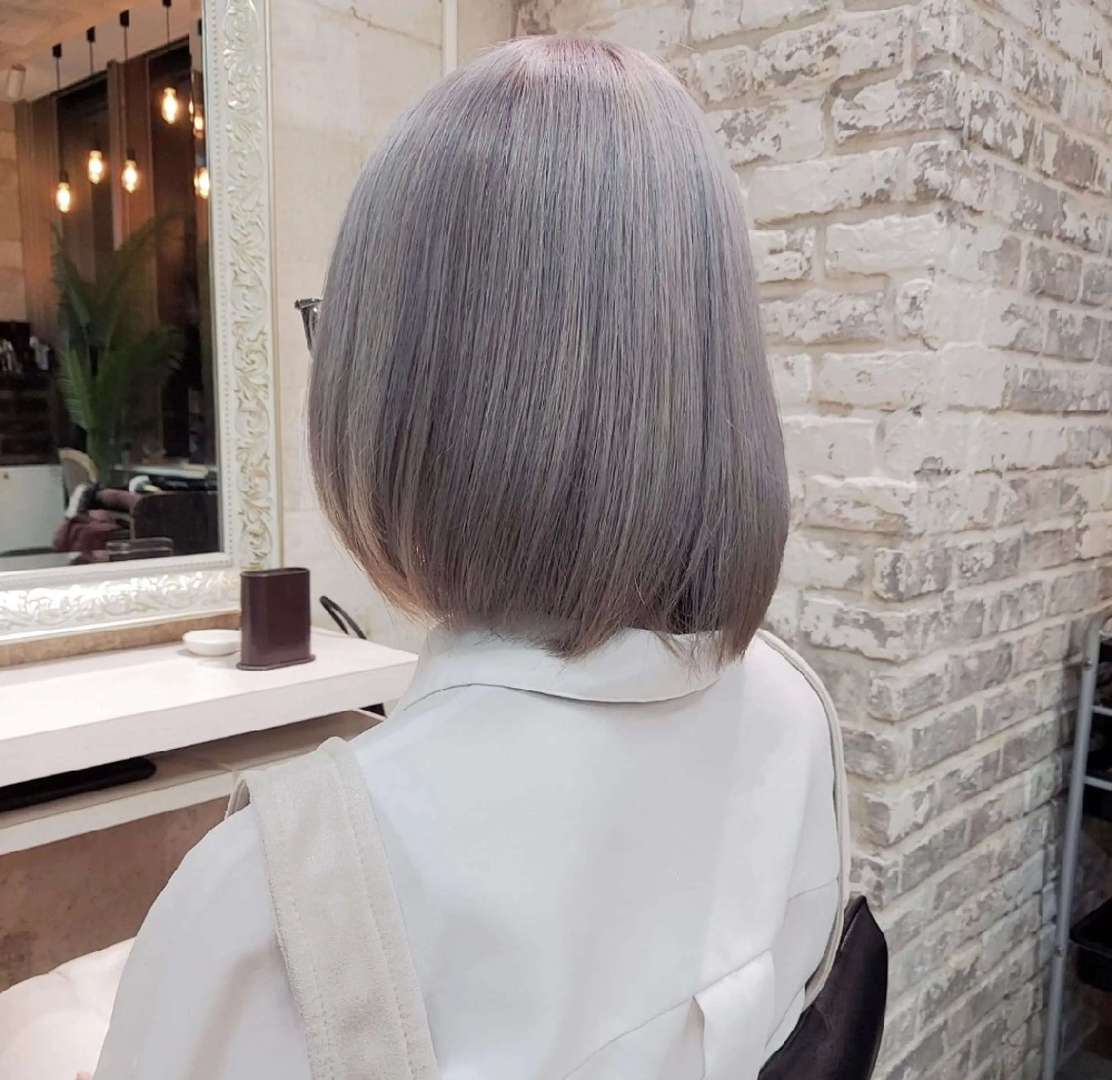 ミディアム カラー シルバー ヘアカラー トリートメント ブリーチ・ハイトーン 特化🎉内山のヘアスタイル