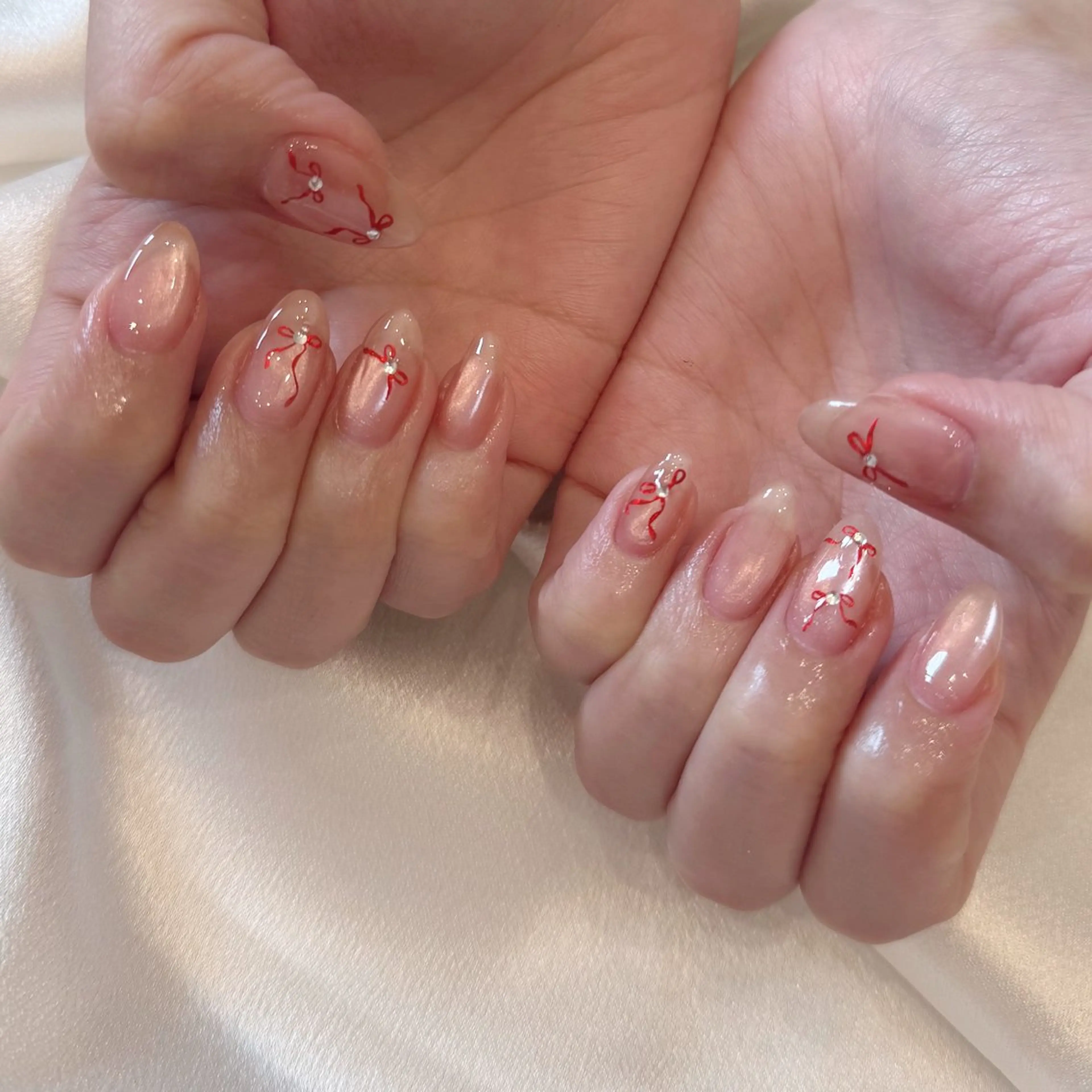 ネイル シュシュ 🎀 girly nailのネイルデザイン