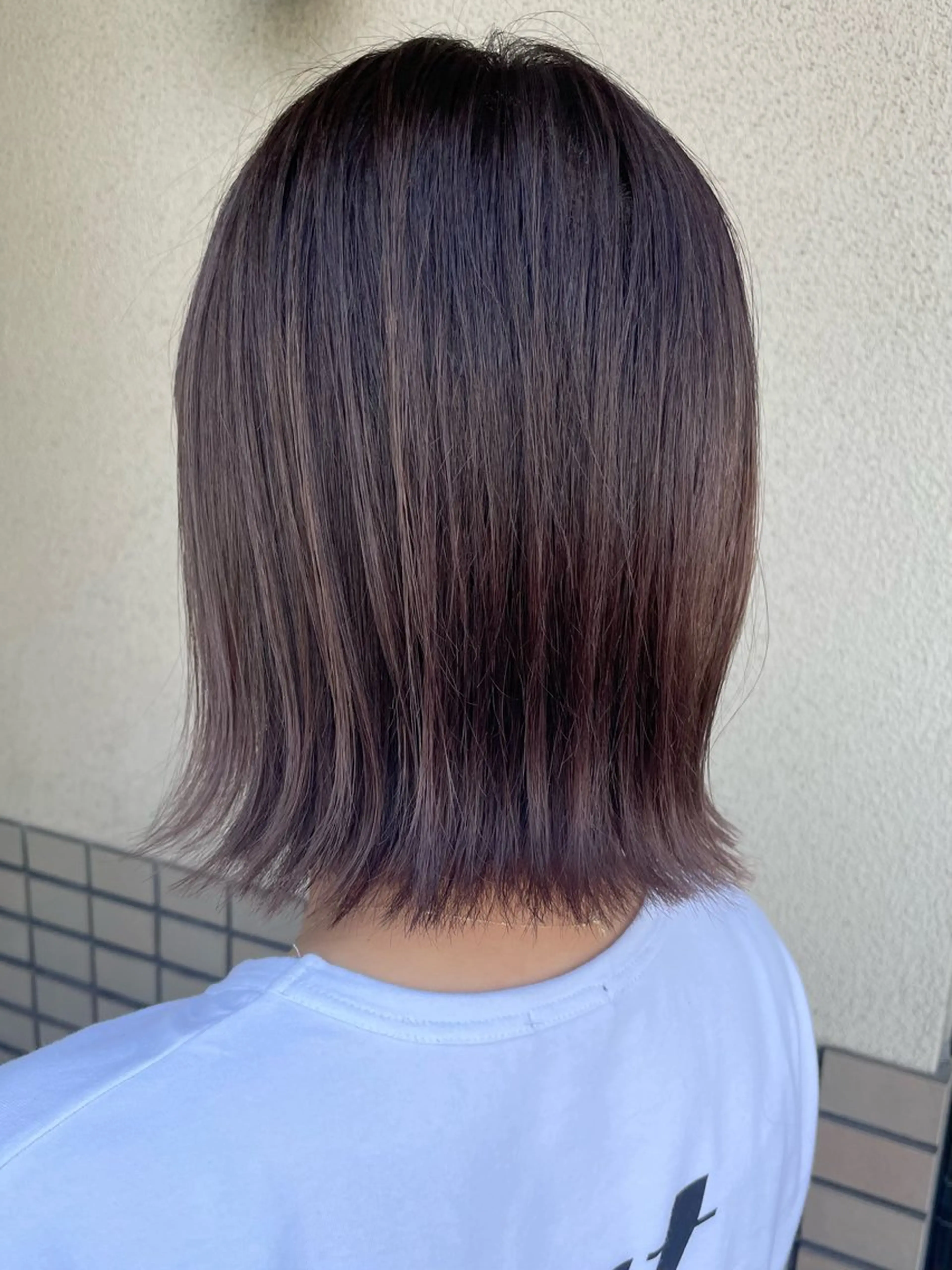 ミディアム カラー 切りっぱなしボブ アッシュ ラベンダーカラー ラベンダーアッシュ ボブ 沢田 瞳のヘアスタイル