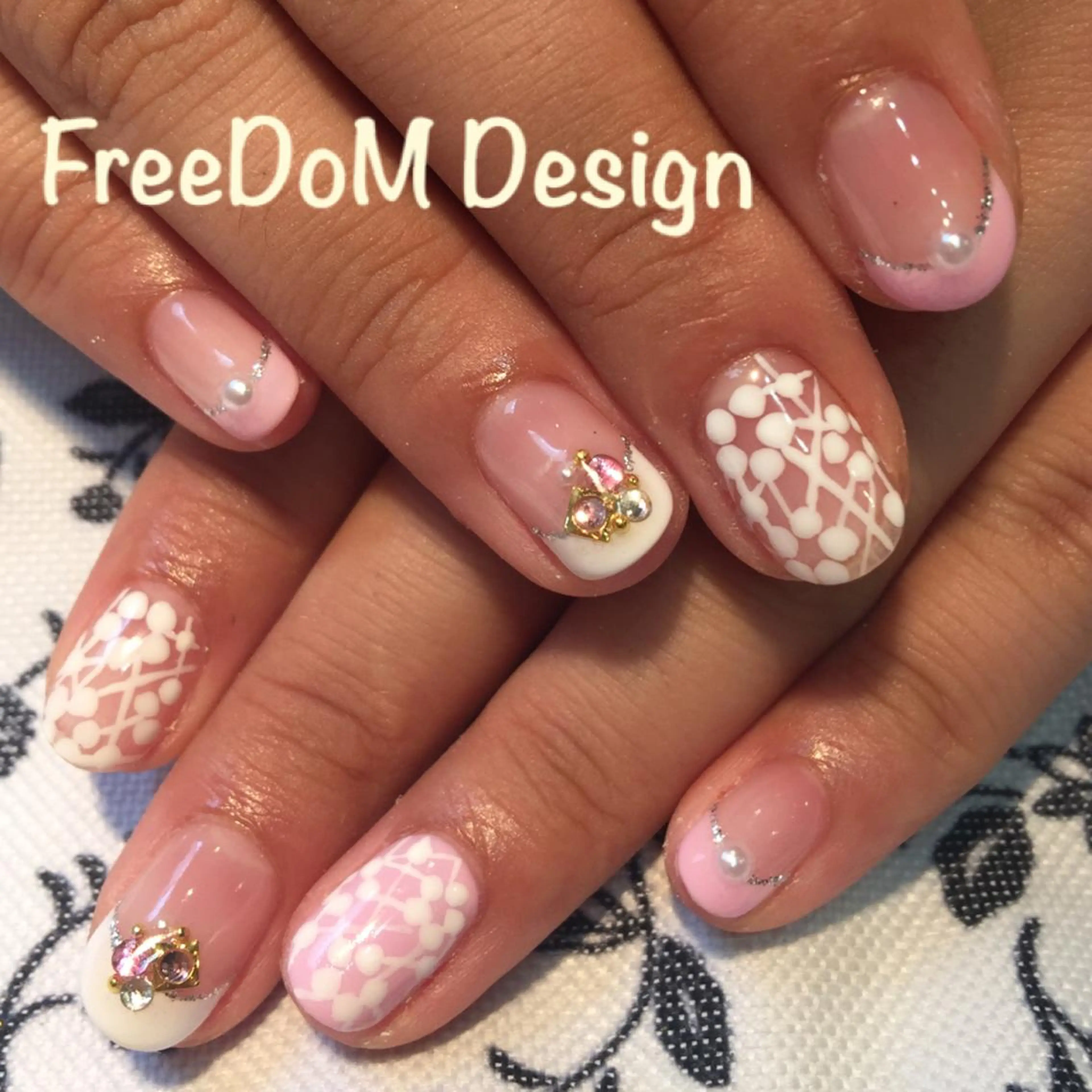 ネイル アートネイル ＦreeDoＭ   Design所属・W KUMIのネイルデザイン