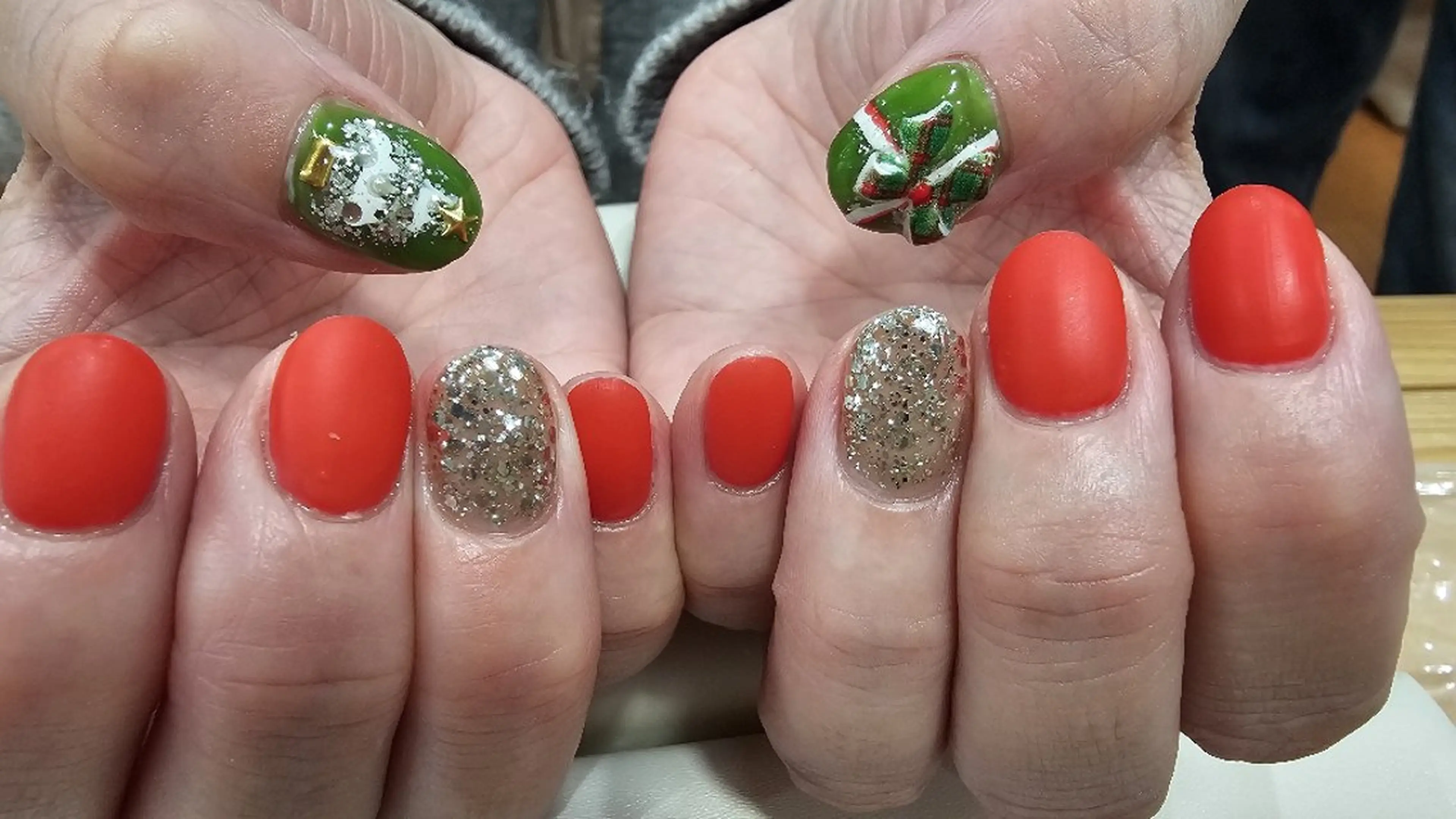 ネイル シンプルネイル 冬ネイル クリスマス 💅 ayako💅のネイルデザイン