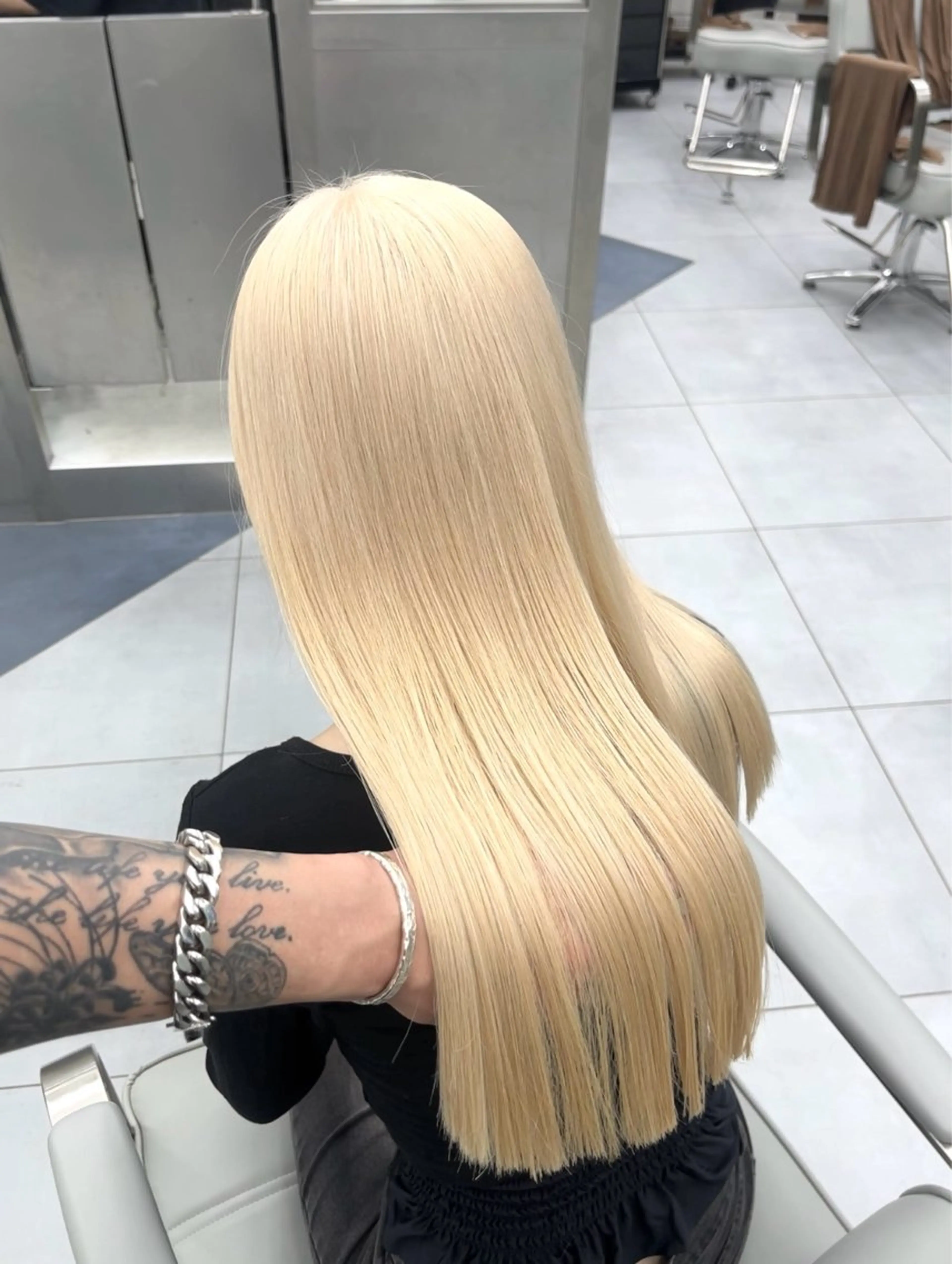 ロング カラー ヘアアレンジ ハイトーン/透明感/ レイヤー/かずや🦁のヘアスタイル