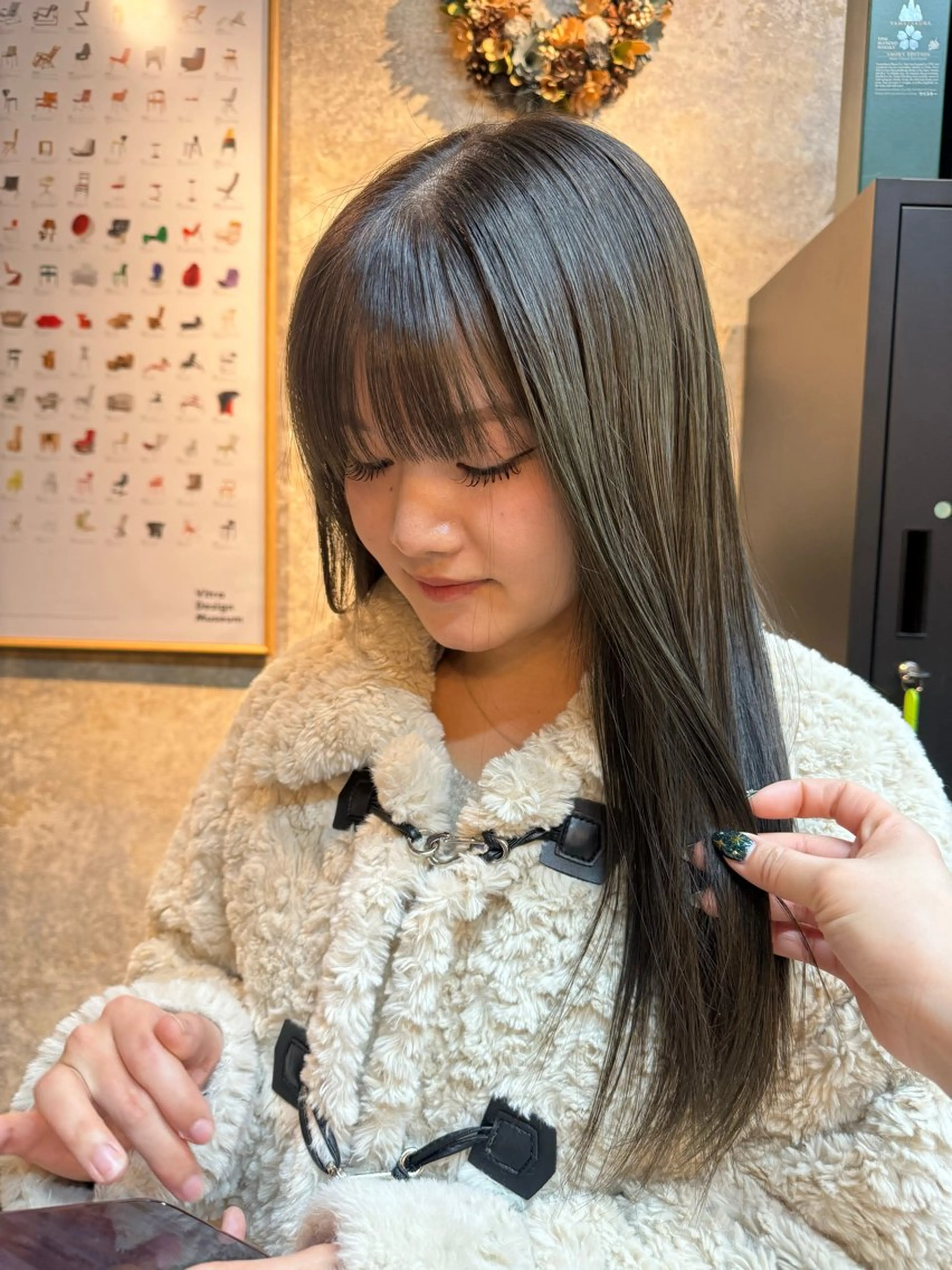カラー 艶髪/ハイトーン モカのヘアスタイル