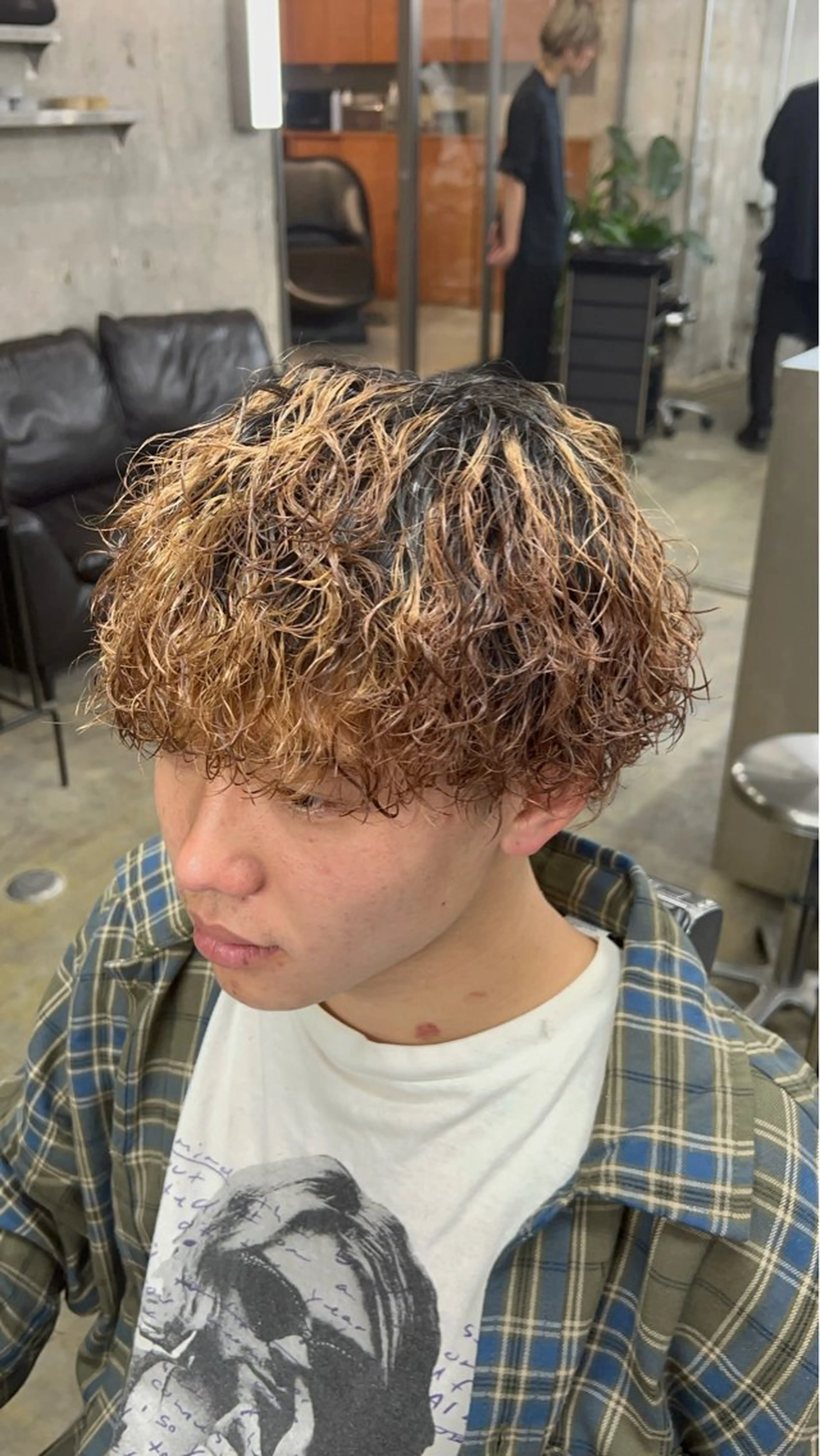メンズ アップバング フェードカット メンズパーマ プードルパーマ スパイキーショート SEIYA メンズパーマ職人のヘアスタイル