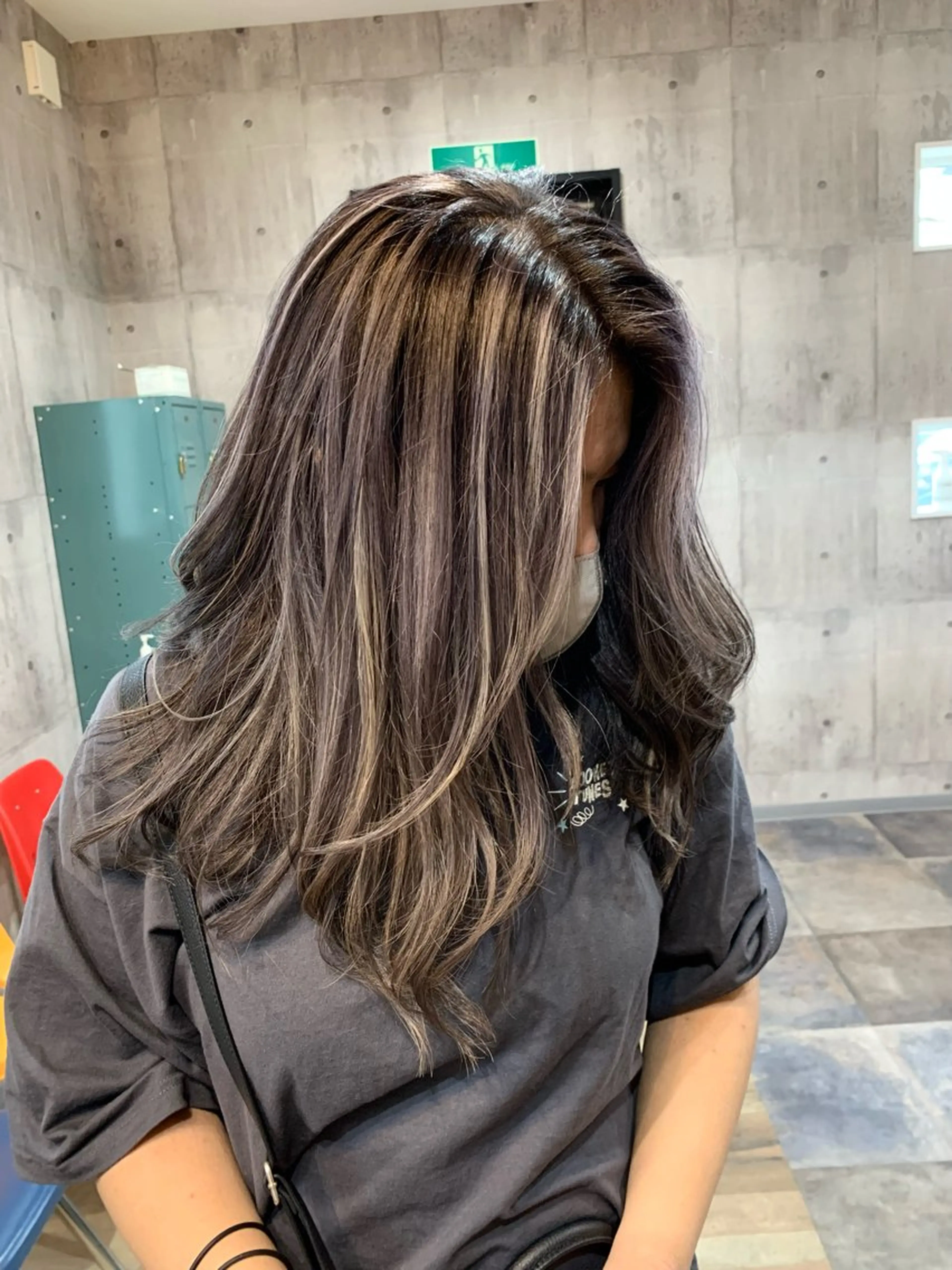 セミロング カット ヘアカラー yoshihara yuukiのヘアスタイル