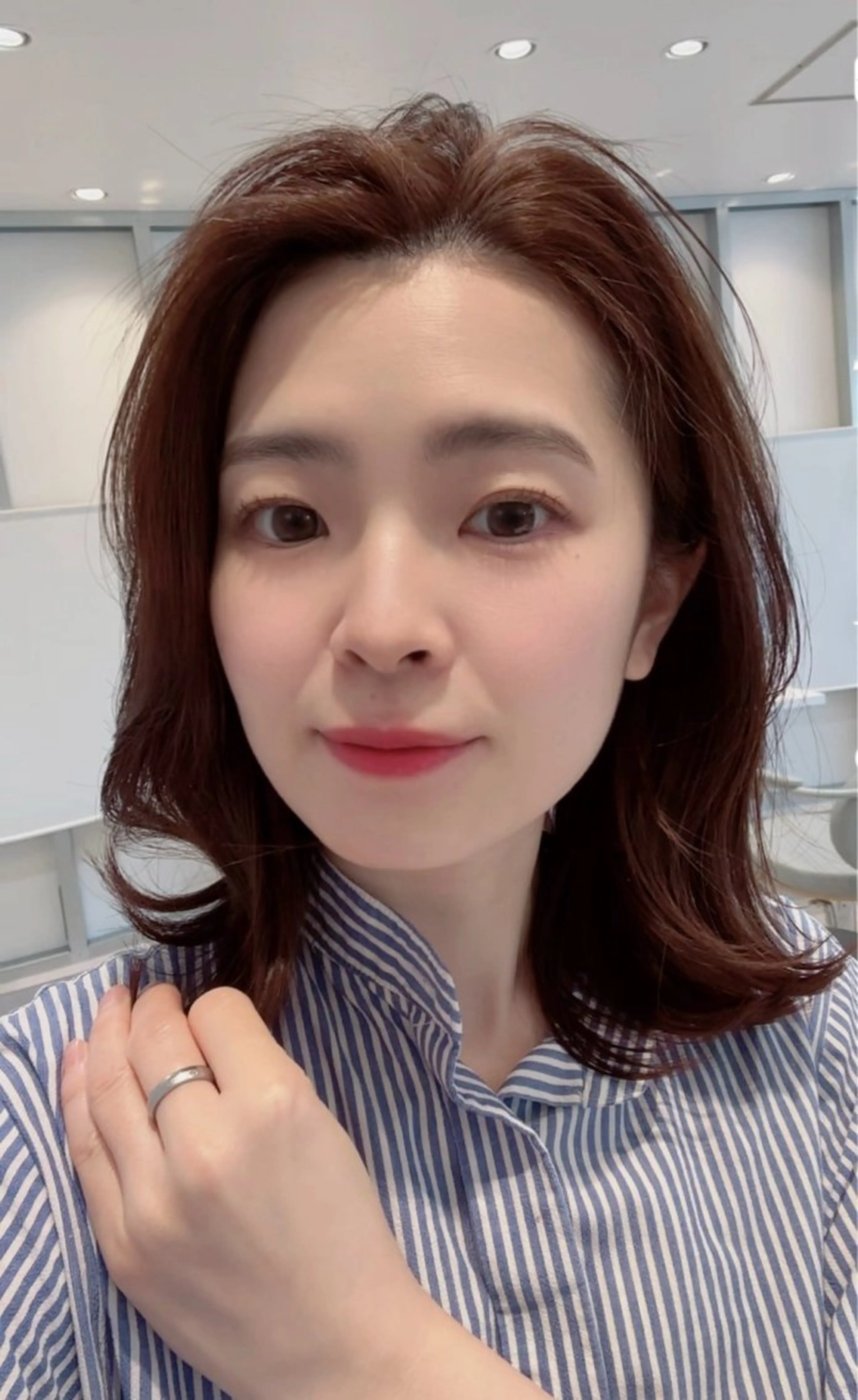 ミディアム カラー 渋谷 とまとのヘアスタイル