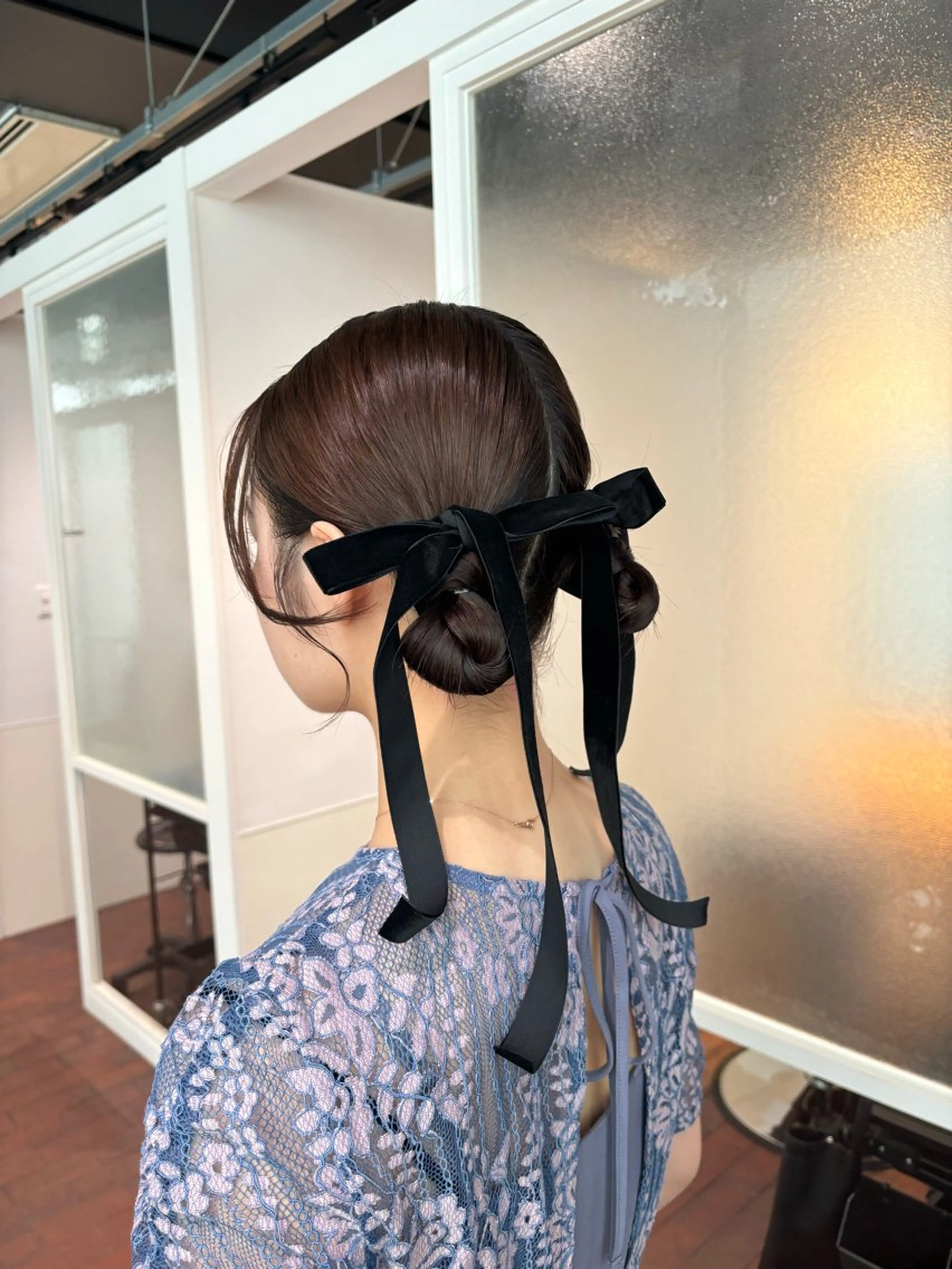 ミディアム ヘアアレンジ お団子ヘア 結婚式・ブライダル 卒業式のヘアスタイル ヘアセット マンツーマン 縮毛矯正/マユコのヘアスタイル