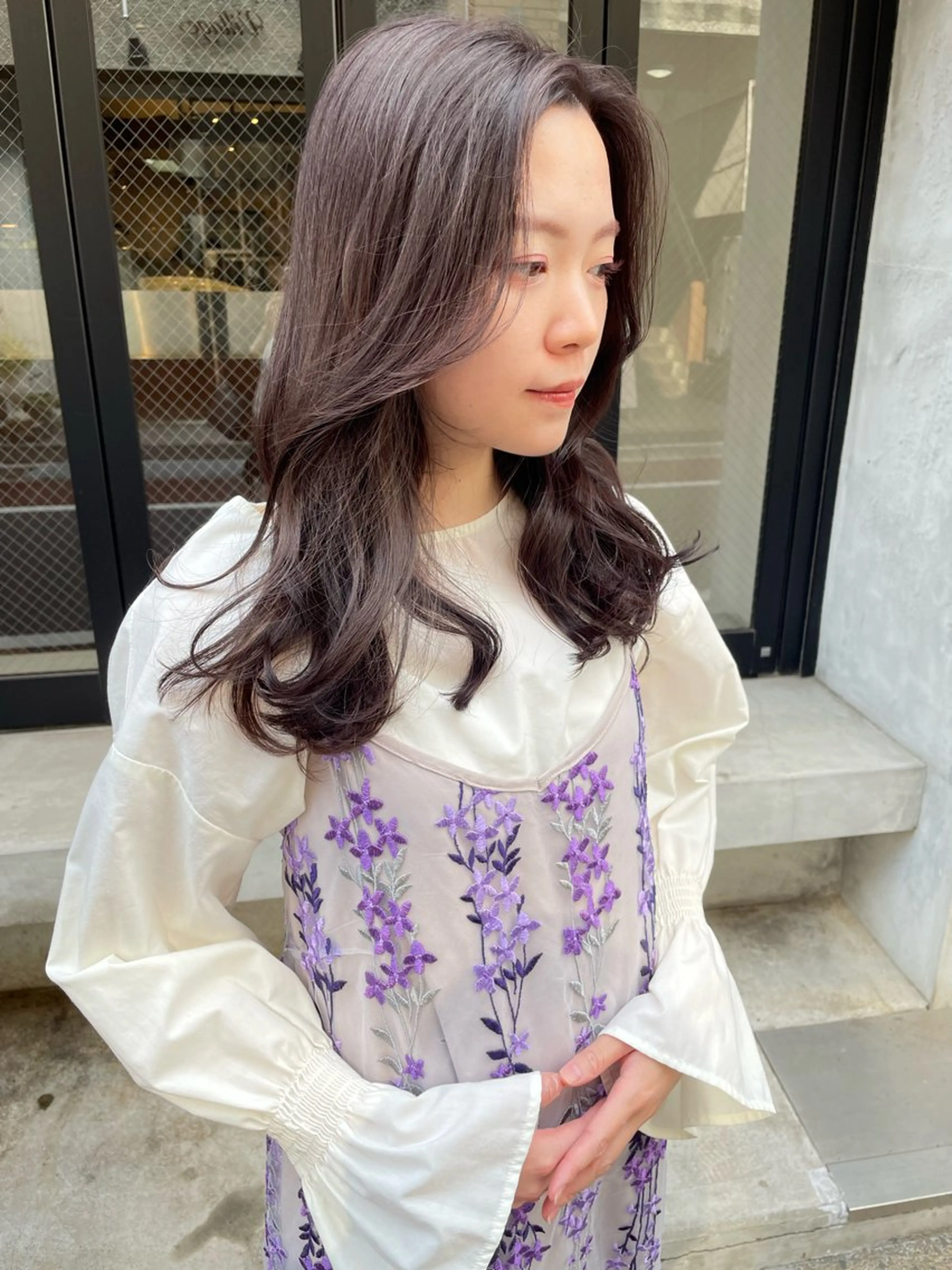 セミロング カラー 🩰オリーブ/ ベージュ松本咲花🩰のヘアスタイル