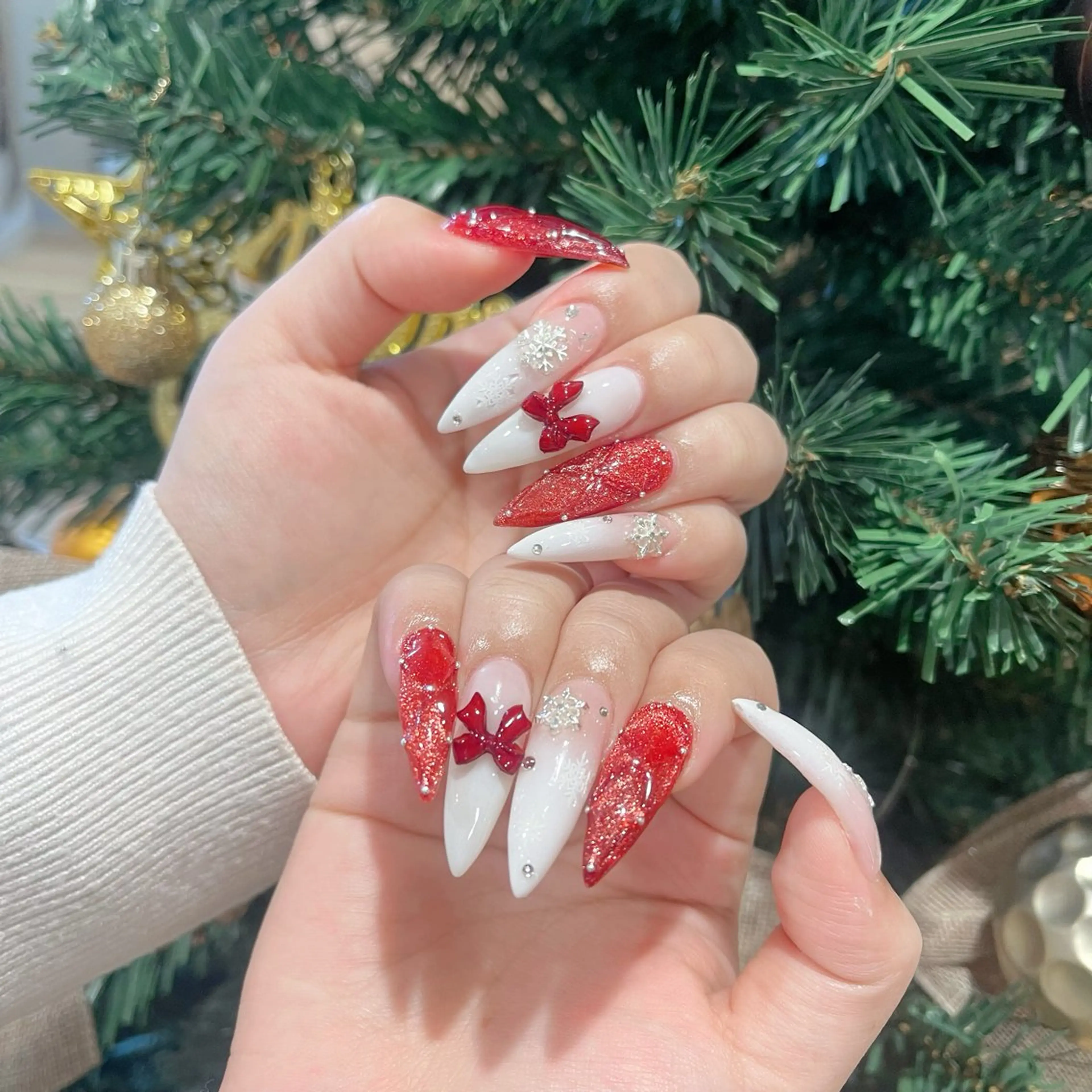 ミディアム クリスマス Chiin Nailのネイルデザイン