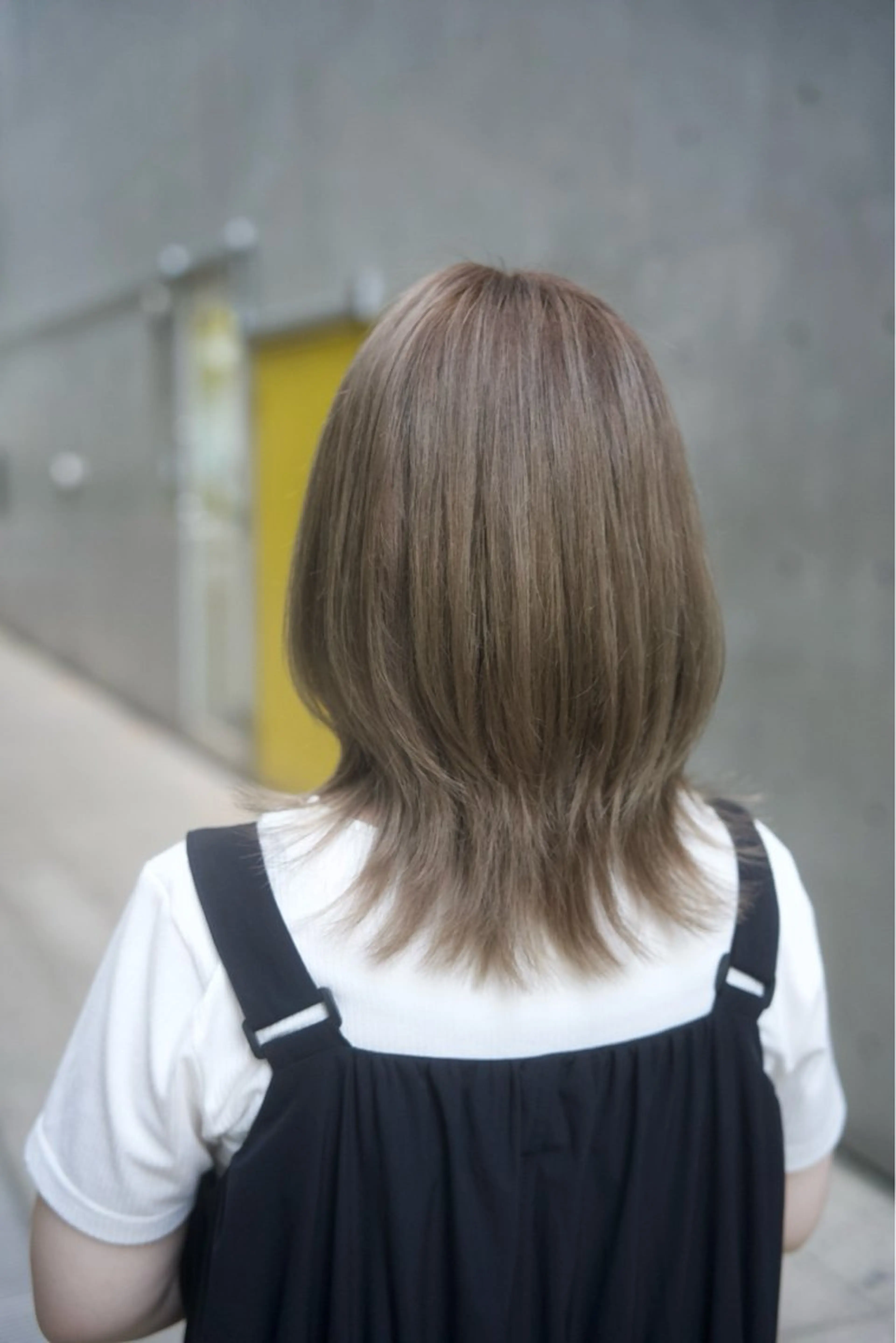 ミディアム 梅本 佳容子のヘアスタイル