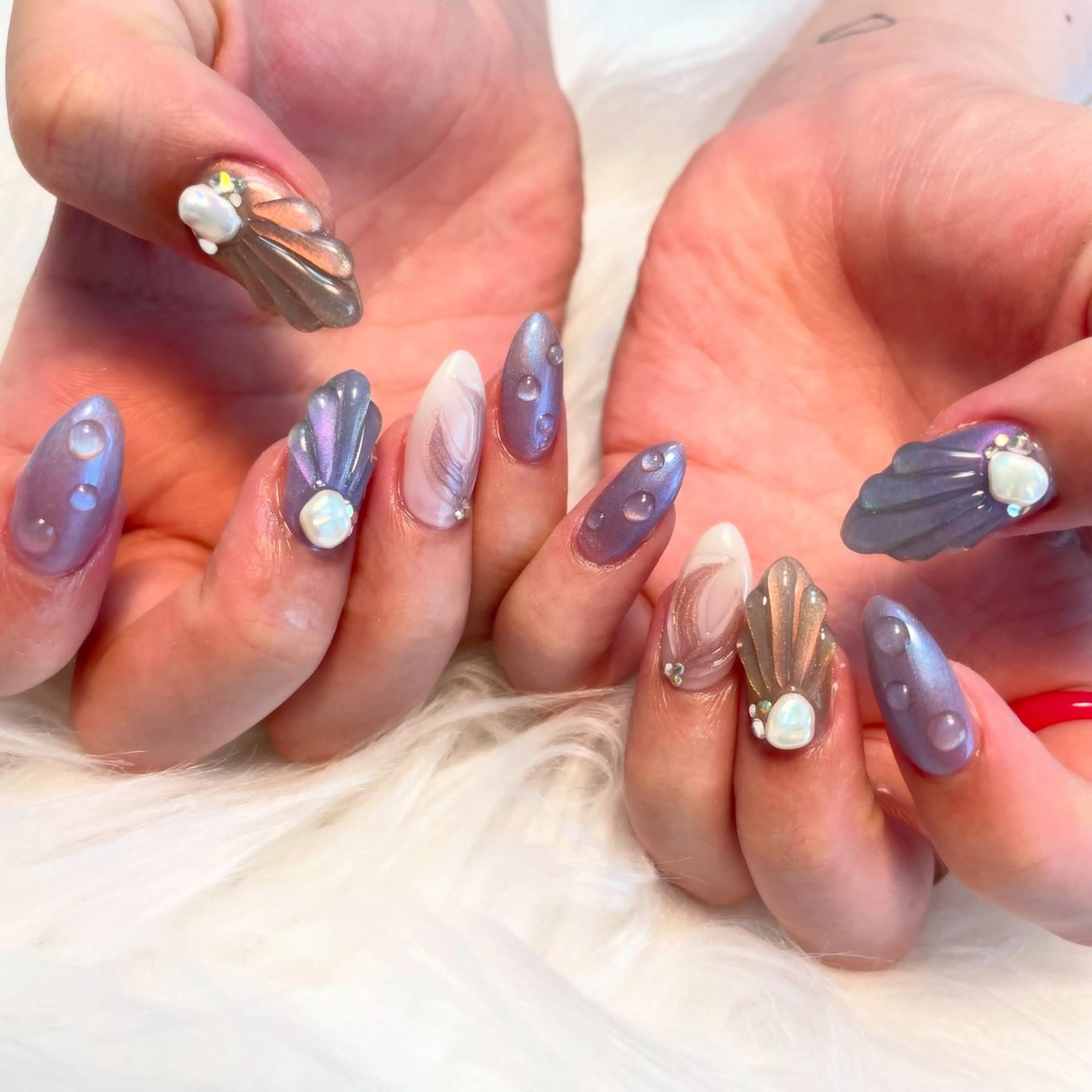 ネイル ハンドネイル ゴテゴテ💙ワンホン リオナのネイルデザイン
