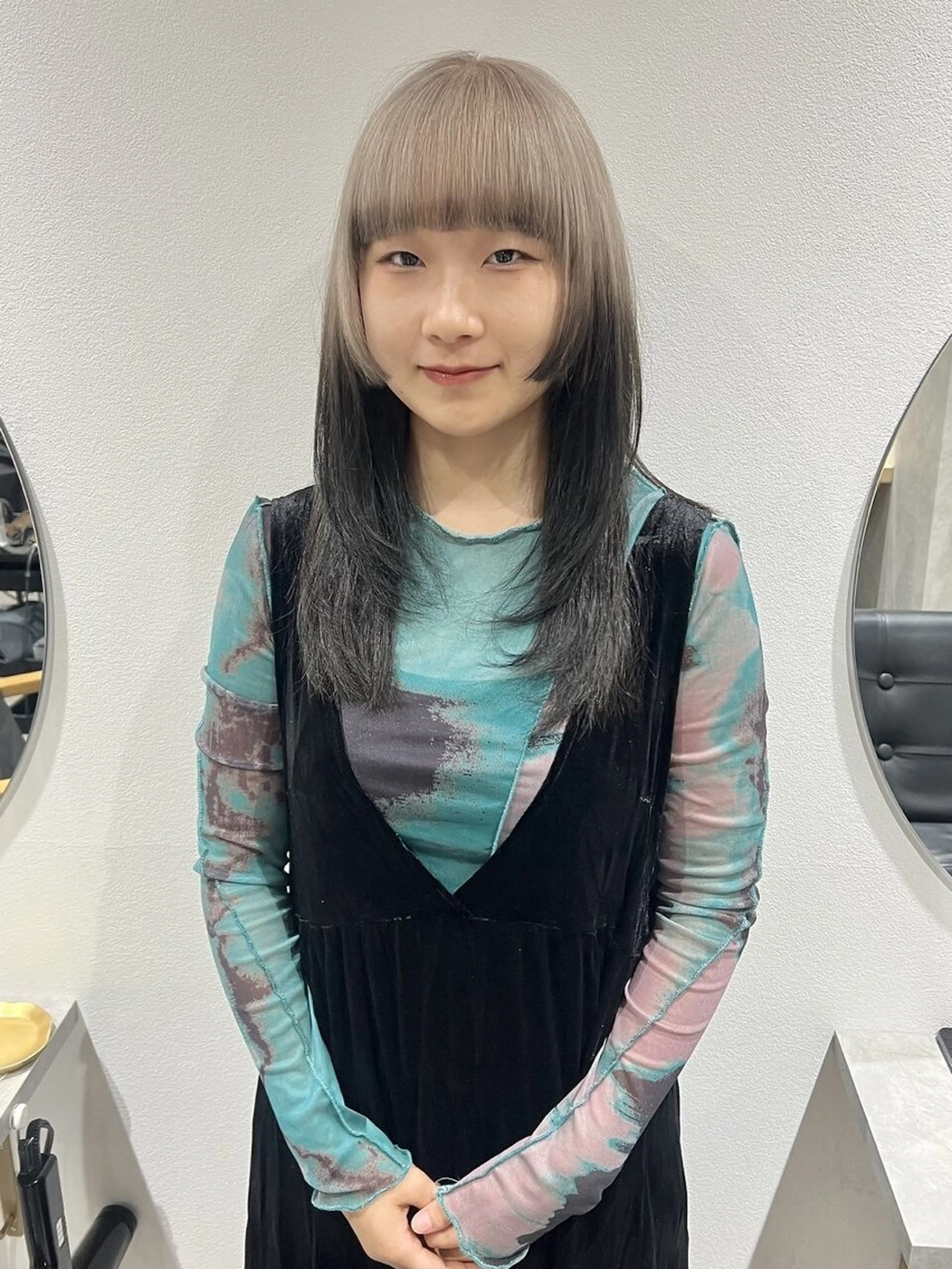 セミロング カラー 🧚🏻momo 🧚🏻【下北沢】のヘアスタイル