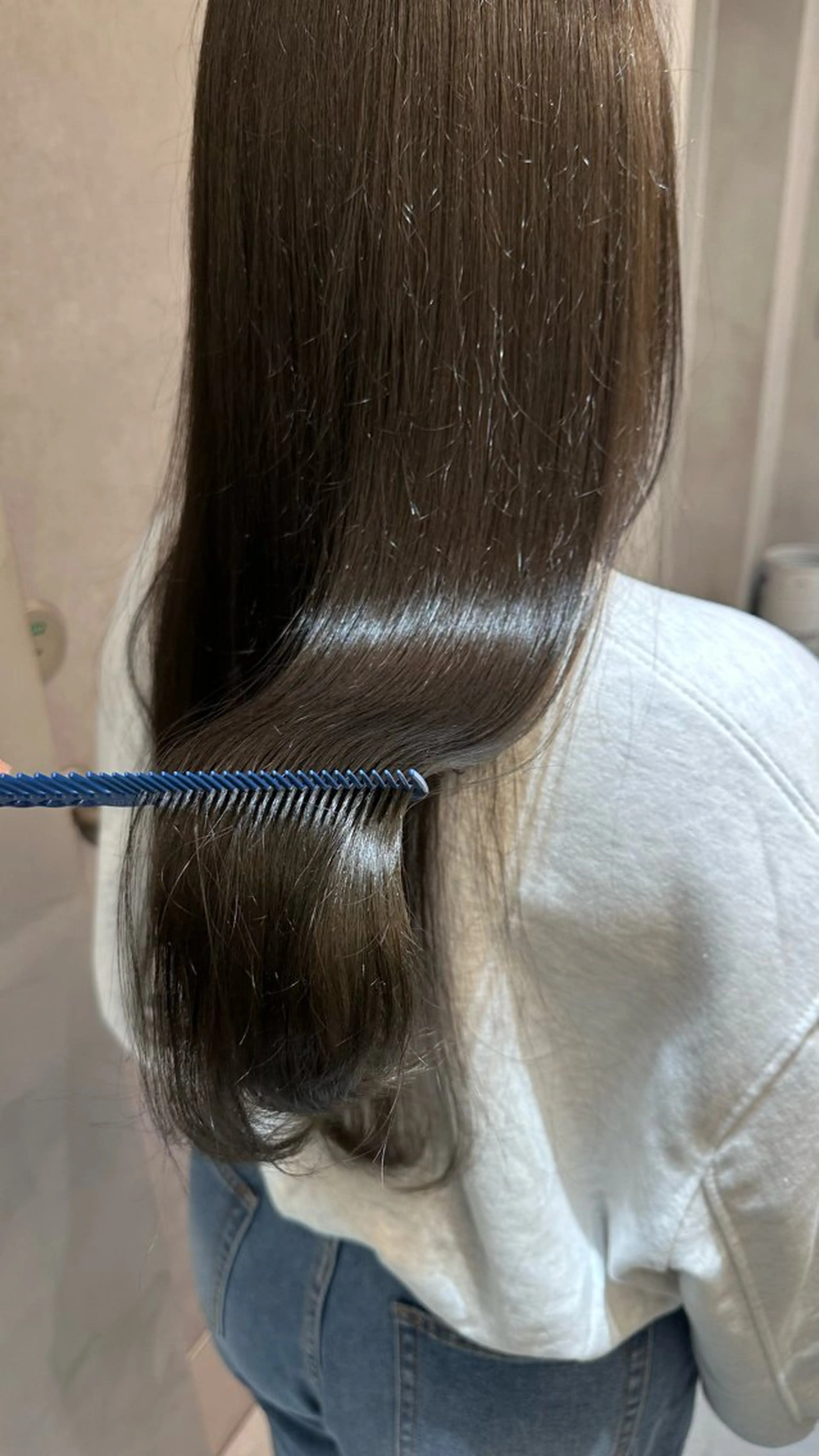 ロング カラー 透明感カラー グレージュ ヘアカラー 平山 結実のヘアスタイル