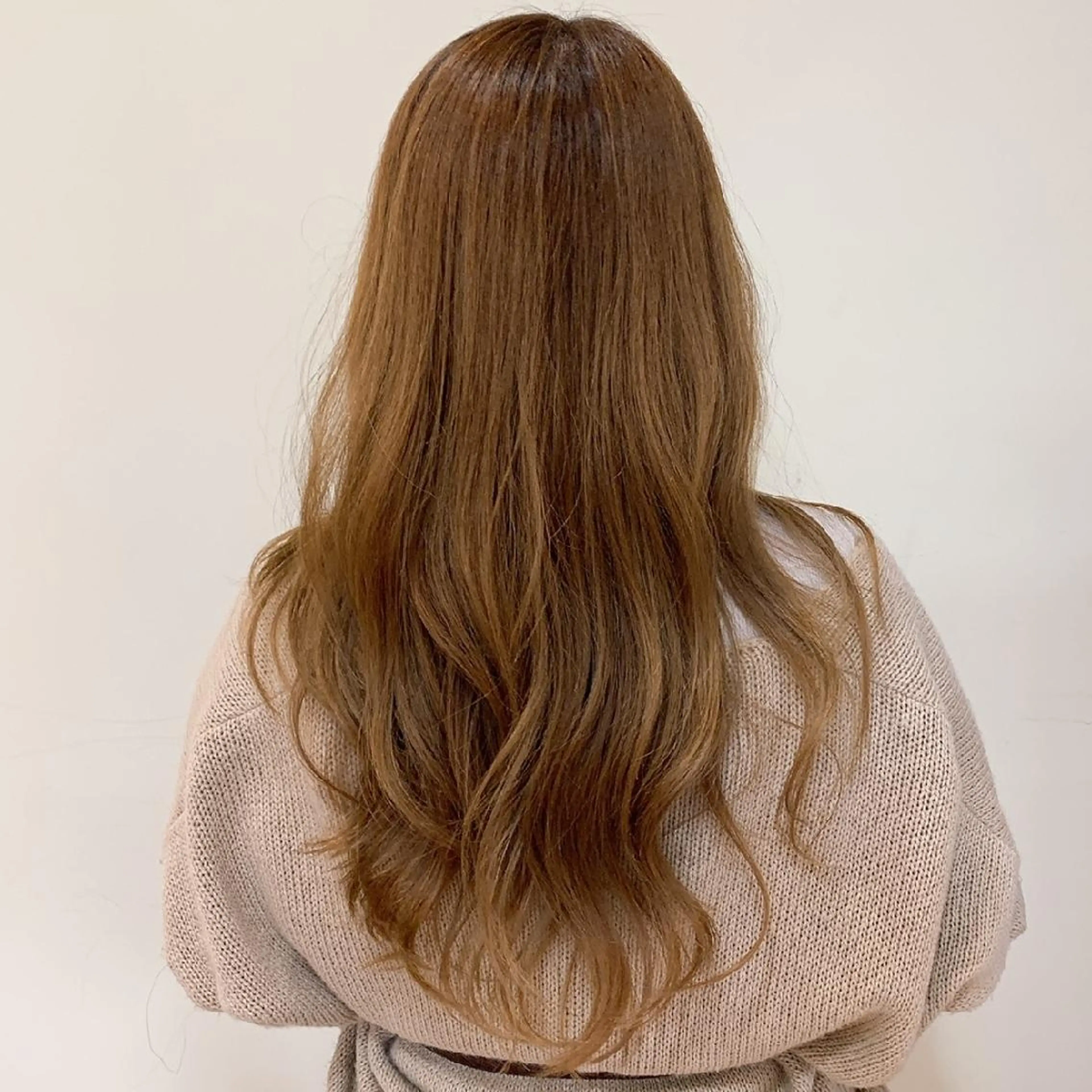 ロング カラー ベージュカラー イエローカラー hase _のヘアスタイル