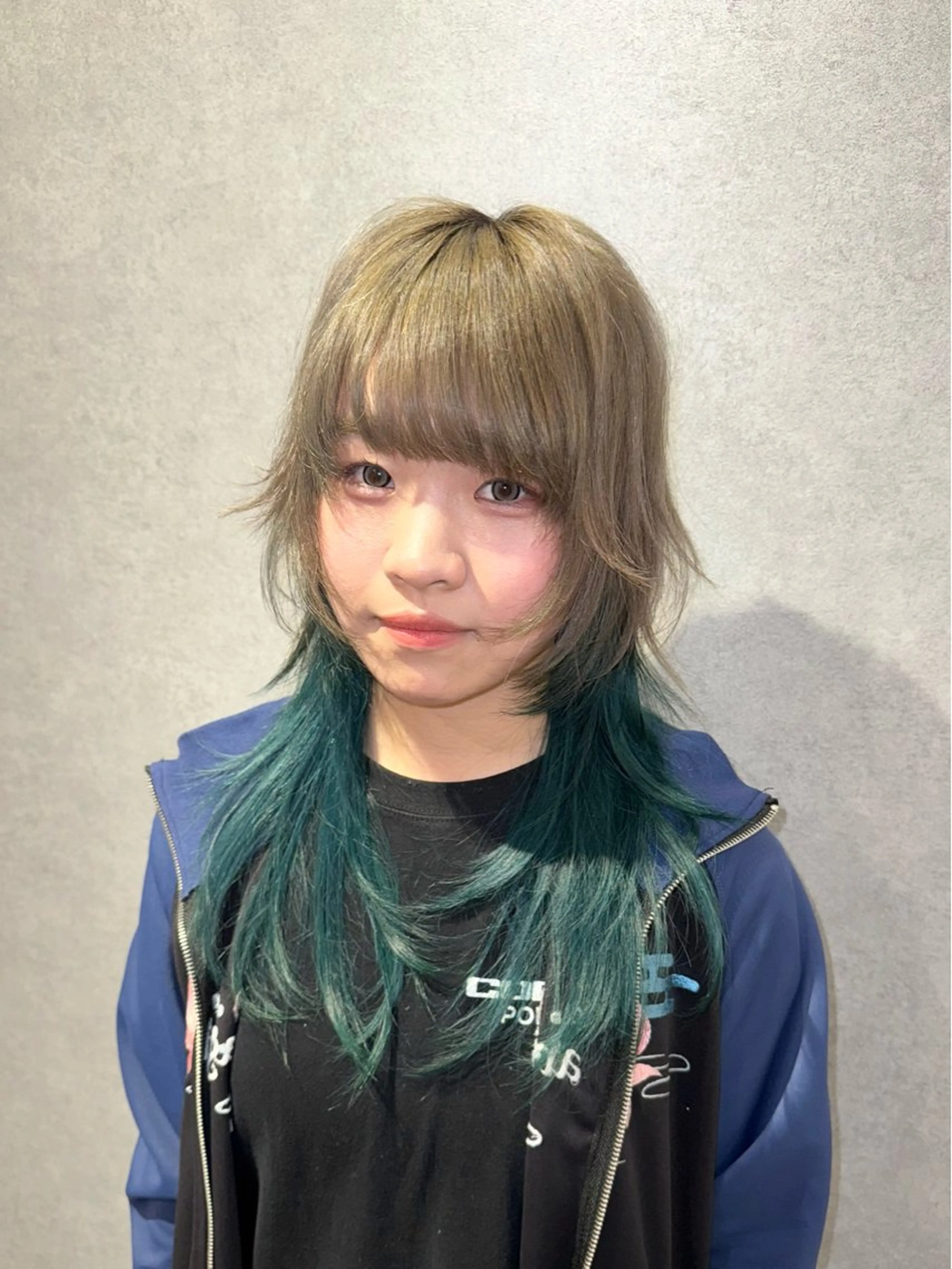 セミロング カラー ハイトーンカラー インナーカラー レイヤーカット ウルフカット カット ヘアカラー トリートメント ハイトーン/レイヤー /ウルフ⭐️永田⭐️のヘアスタイル