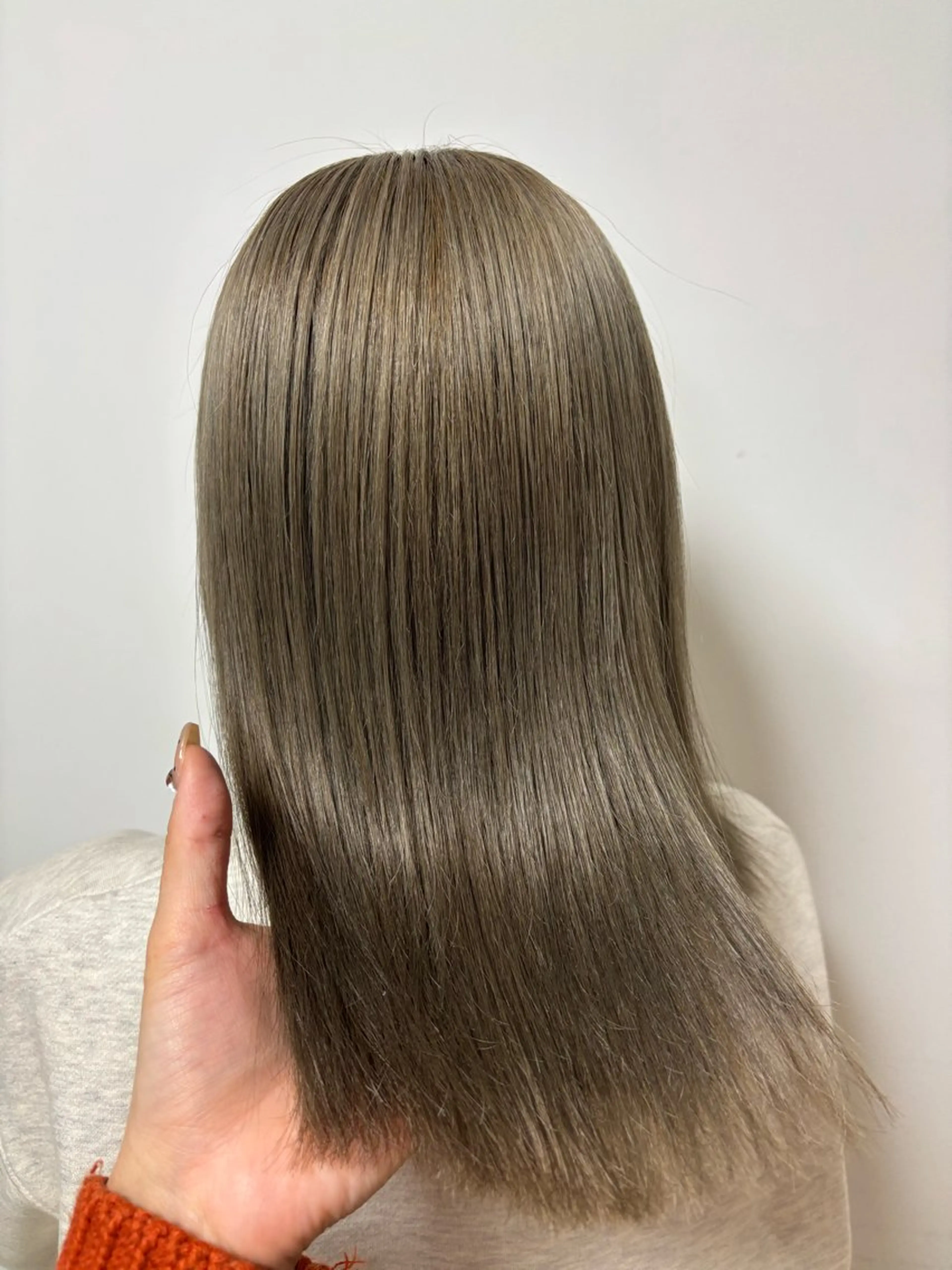 セミロング カラー グレージュ カーキグレージュ ヘアカラー SALOWIN / manaka 🪽のヘアスタイル