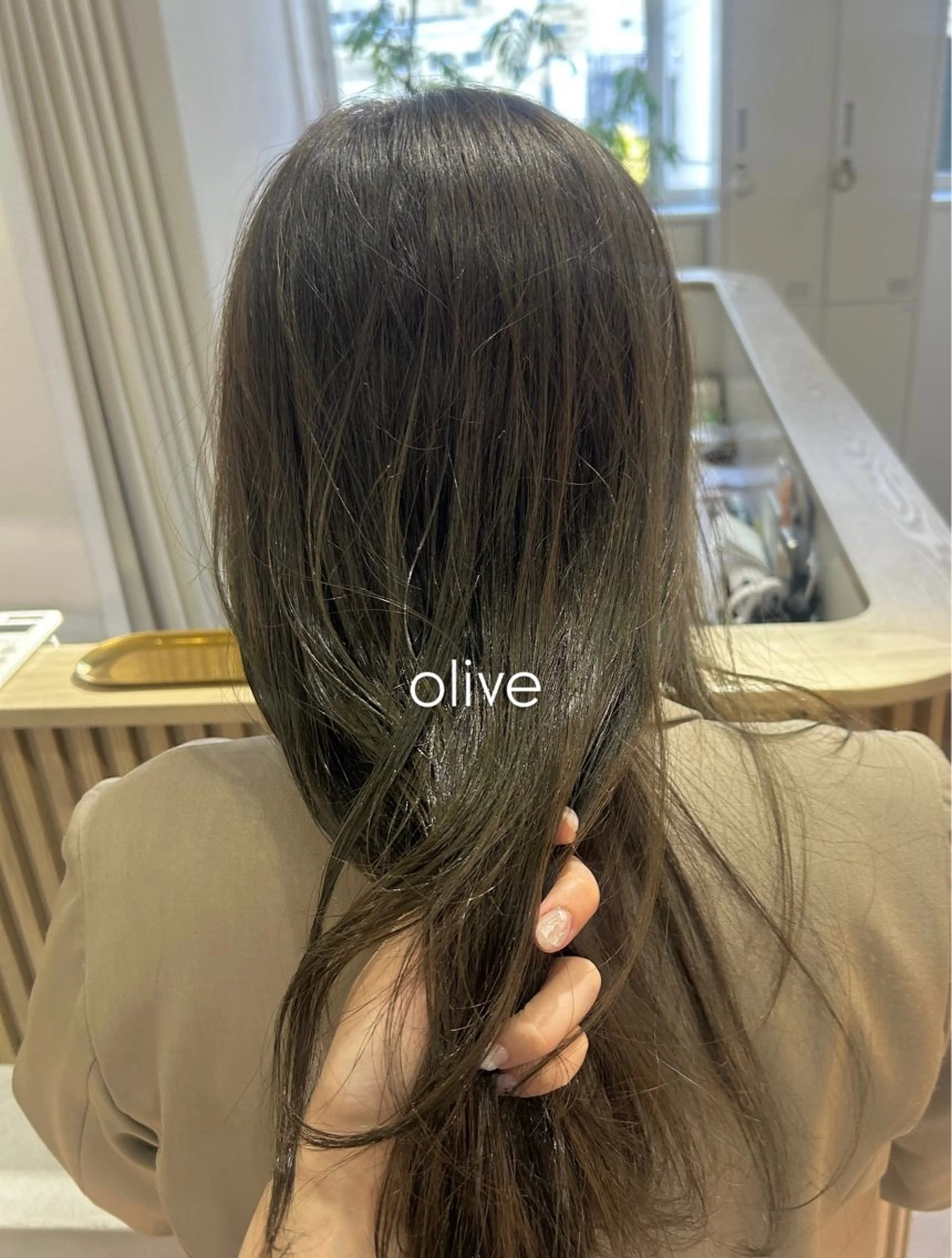 セミロング カラー アッシュ ベージュカラー グレージュ オリーブベージュ オリーブグレージュ カット ヘアカラー 透明感カラー/西梅田 / nagisa🦋のヘアスタイル