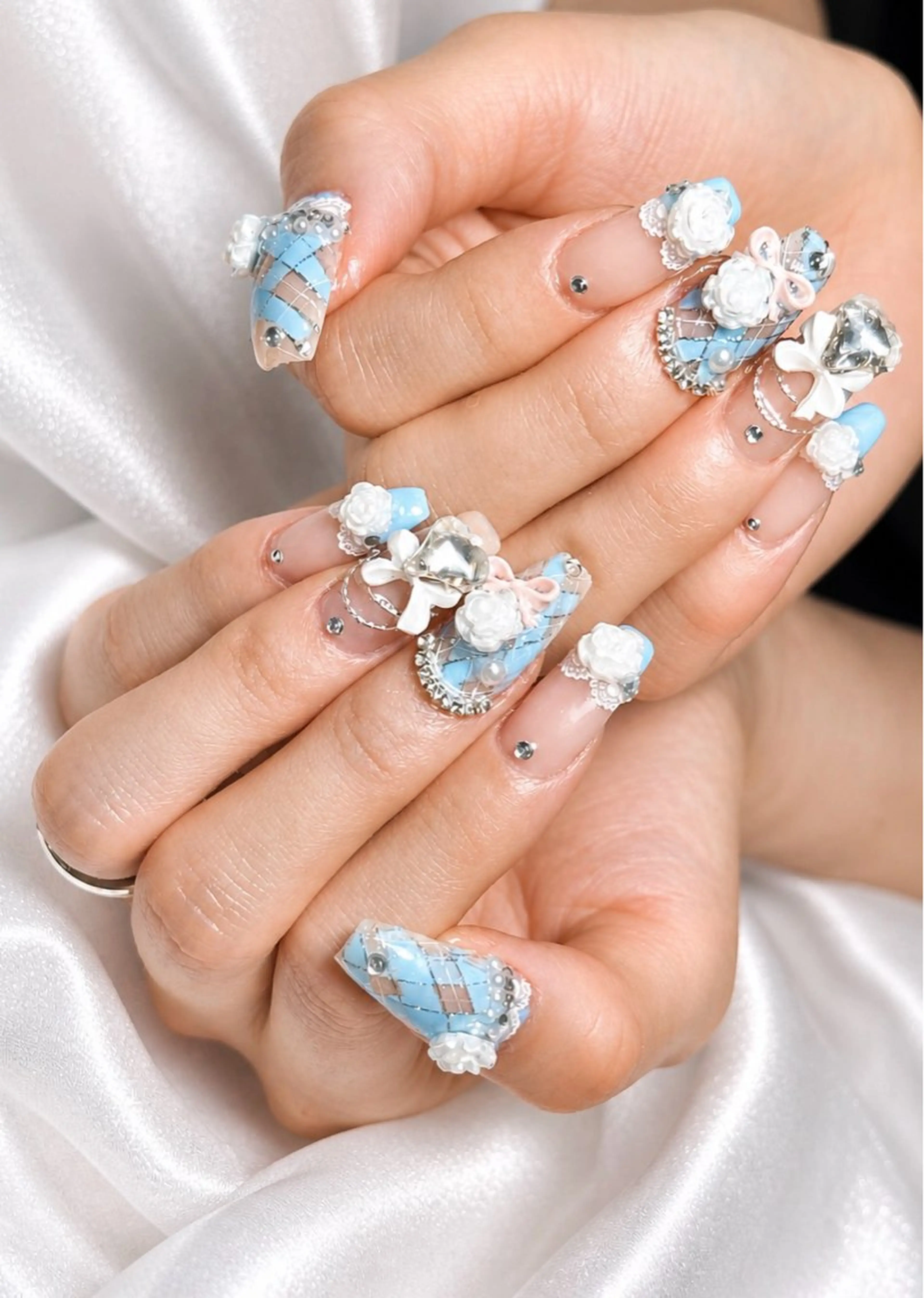セミロング ティキ Pono Nailsのネイルデザイン