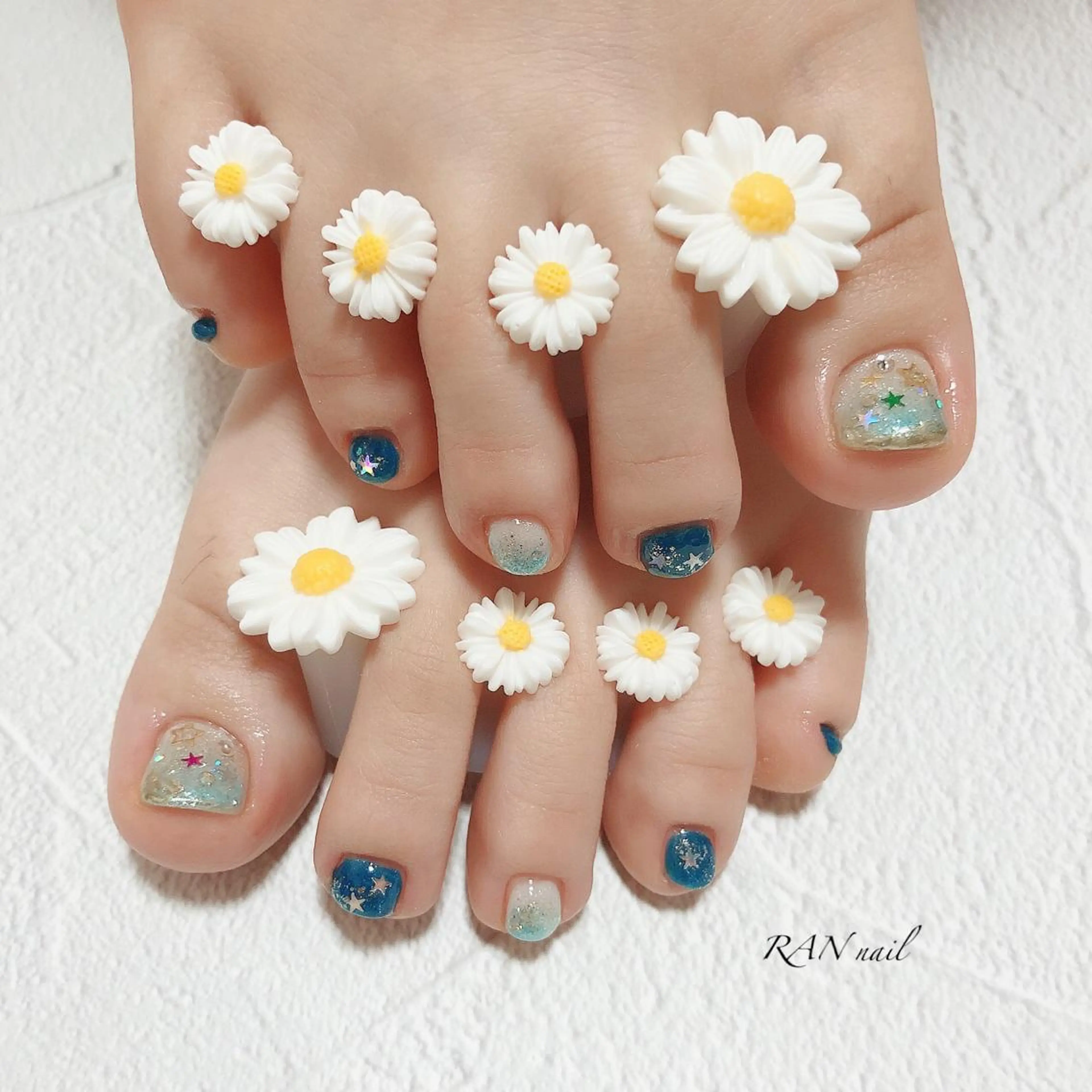 ネイル オーロラネイル フットネイル 氷ネイル・うるうるネイル キラキラネイル オフィスネイル RAN nail 〜ランネイル〜所属・RAN nailのネイルデザイン