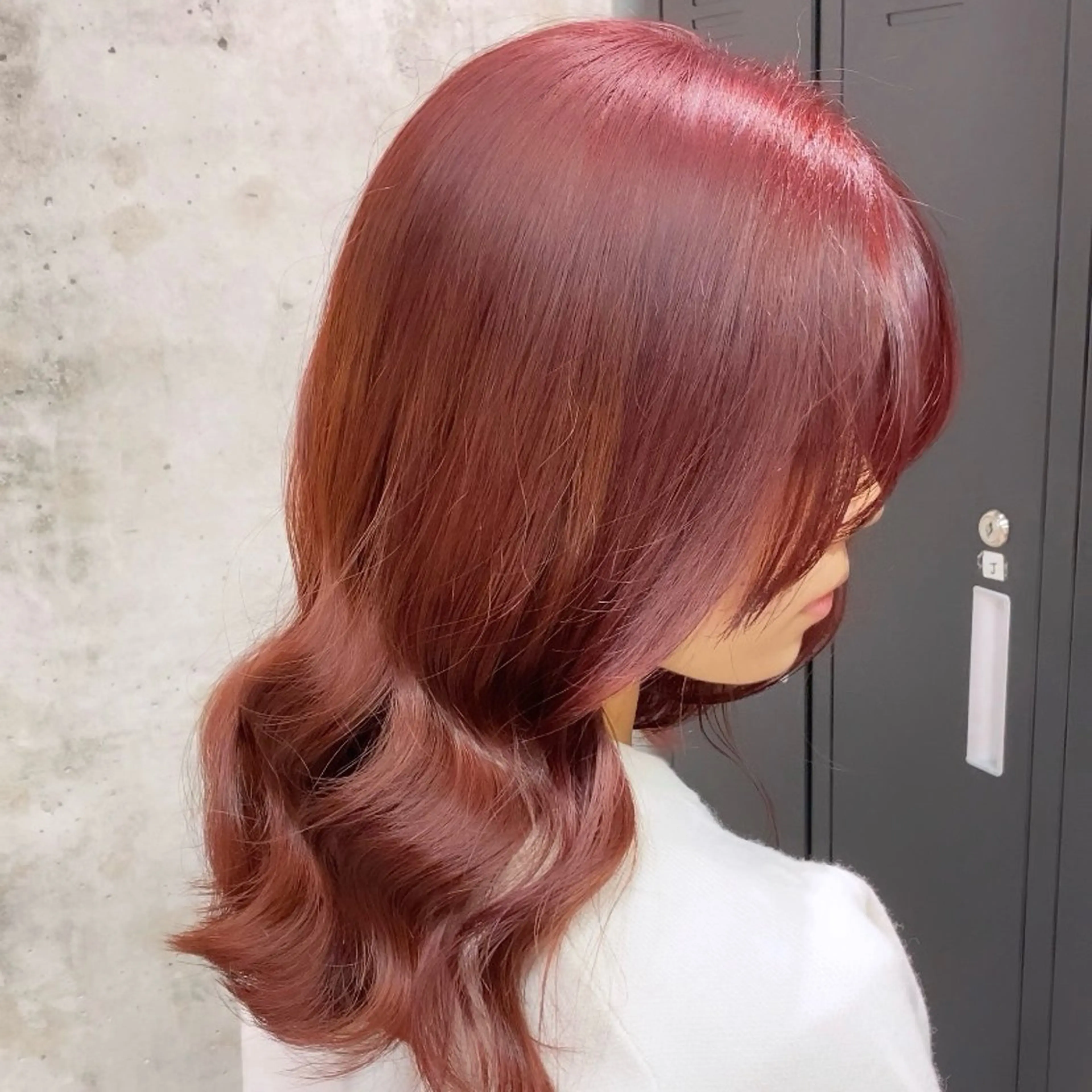 ロング カラー ブリーチ ダブルカラー ブリーチなしカラー ピンクカラー レッドカラー 艶暖色カラー🍒 縮毛矯正ほののヘアスタイル