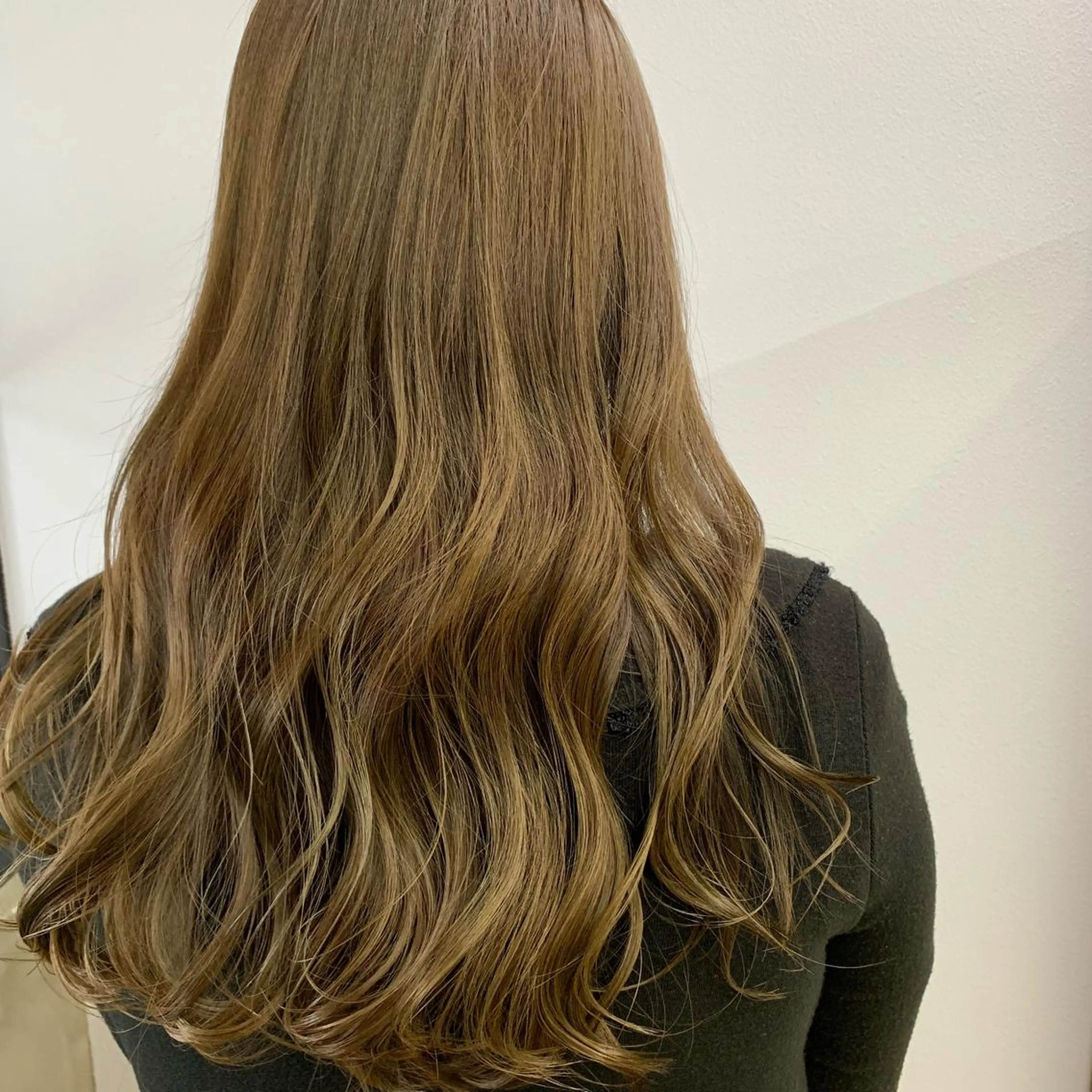 ロング カラー トレンド/顔まわり/ レイヤー/髪質改善のヘアスタイル