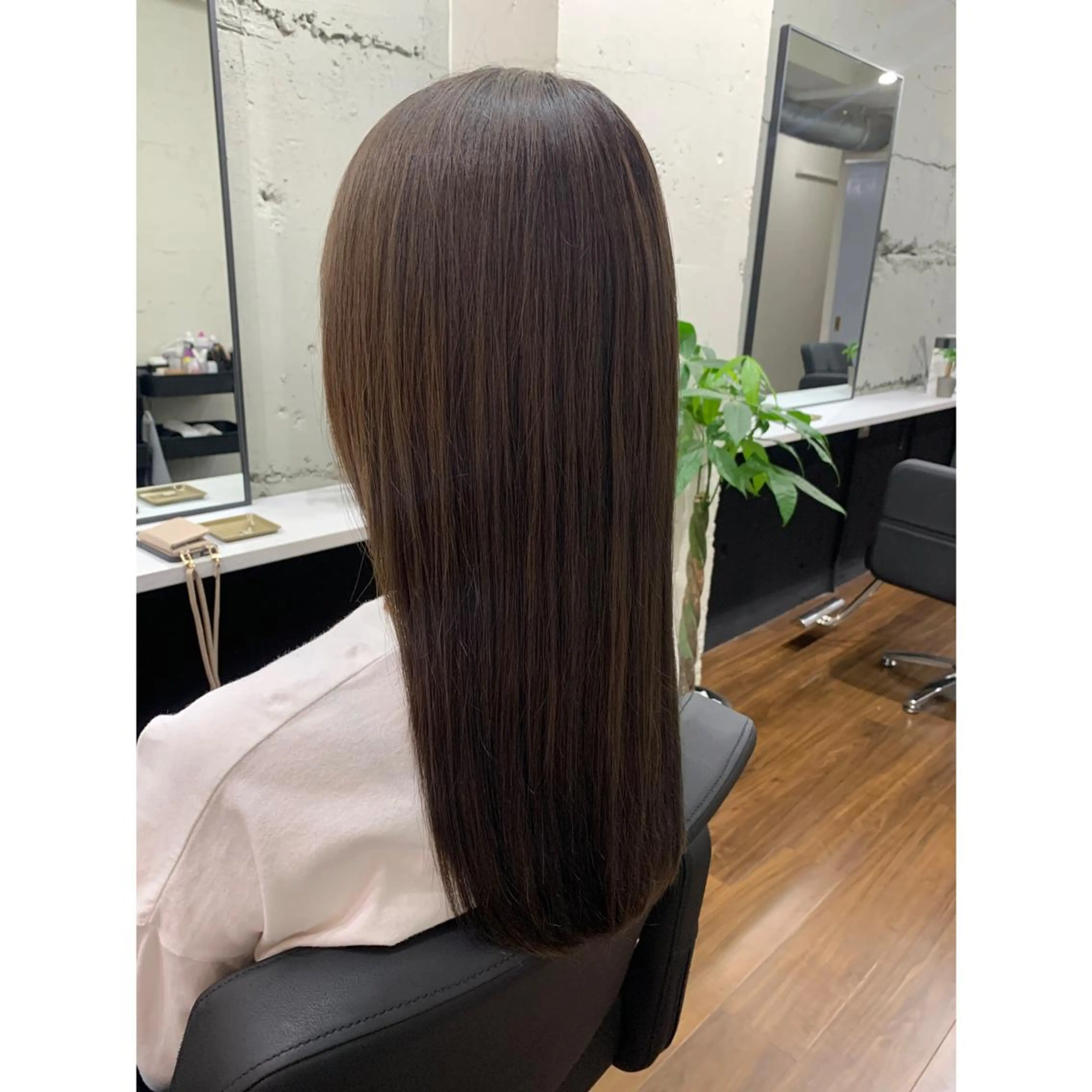 ロング 髪質改善専門　酸性ス トレート　縮毛矯正のヘアスタイル