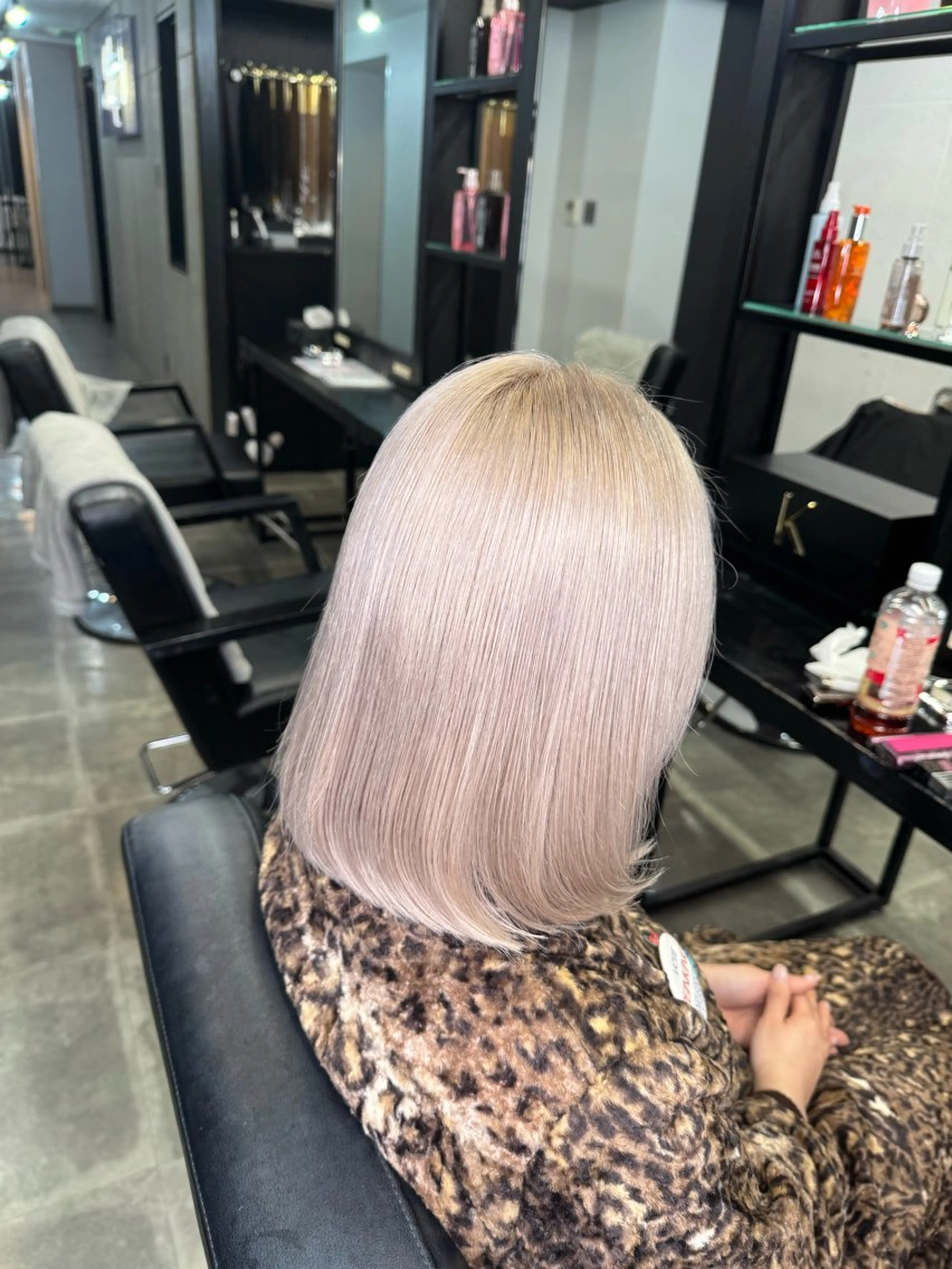 ミディアム ヘアカラー トリートメント 吉川優勢/ ハイトーン/エクステのヘアスタイル