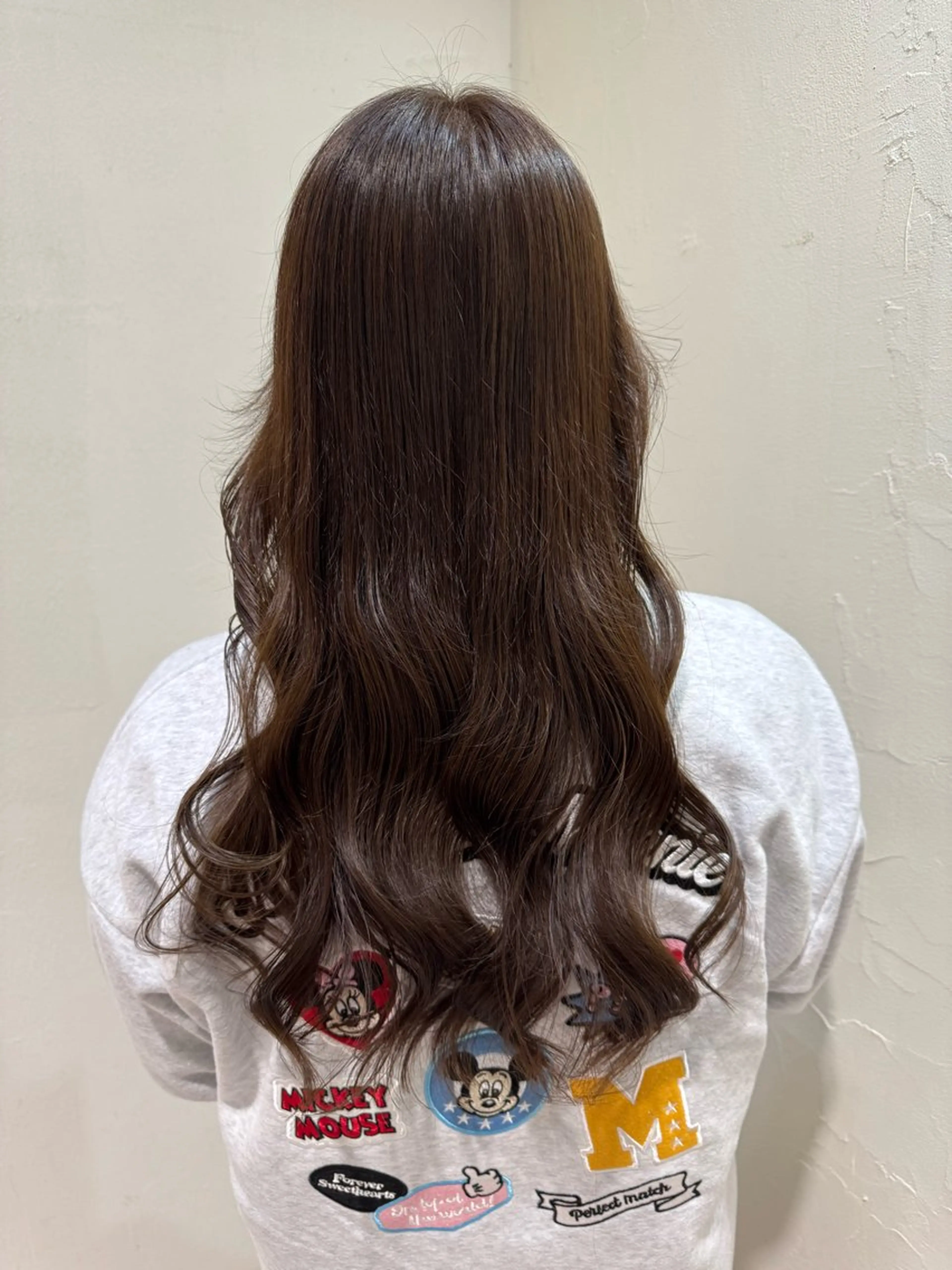 セミロング カラー ルプラボウ /小見山琴衣のヘアスタイル