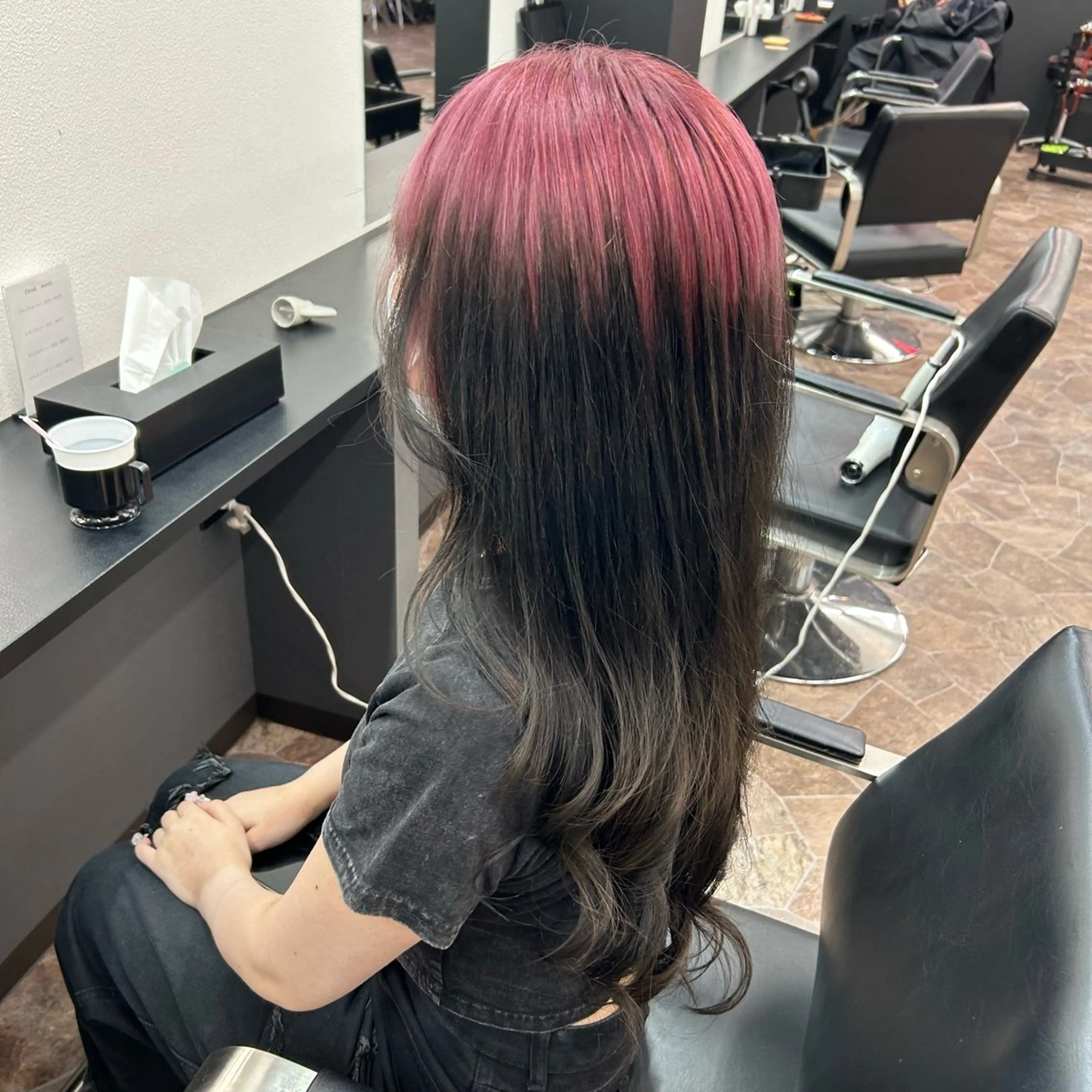 ロング カラー ピンクカラー COEUR🧡 山下 優花のヘアスタイル