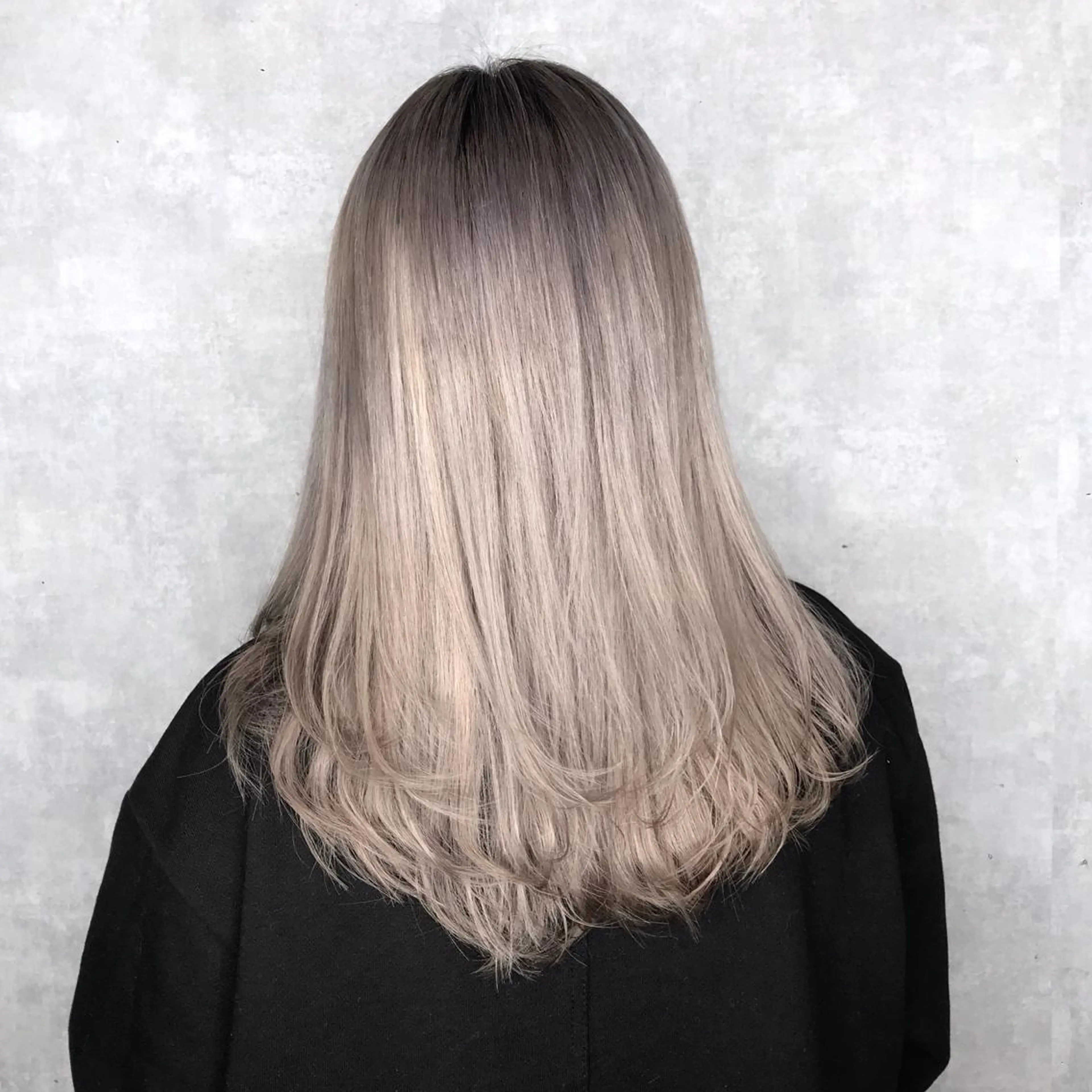 ロング カラー アッシュ ブリーチ ホワイトアッシュ ヨシンモリ ムルギョル巻き K-POP好き美容師 🇰🇷Kai.Yのヘアスタイル