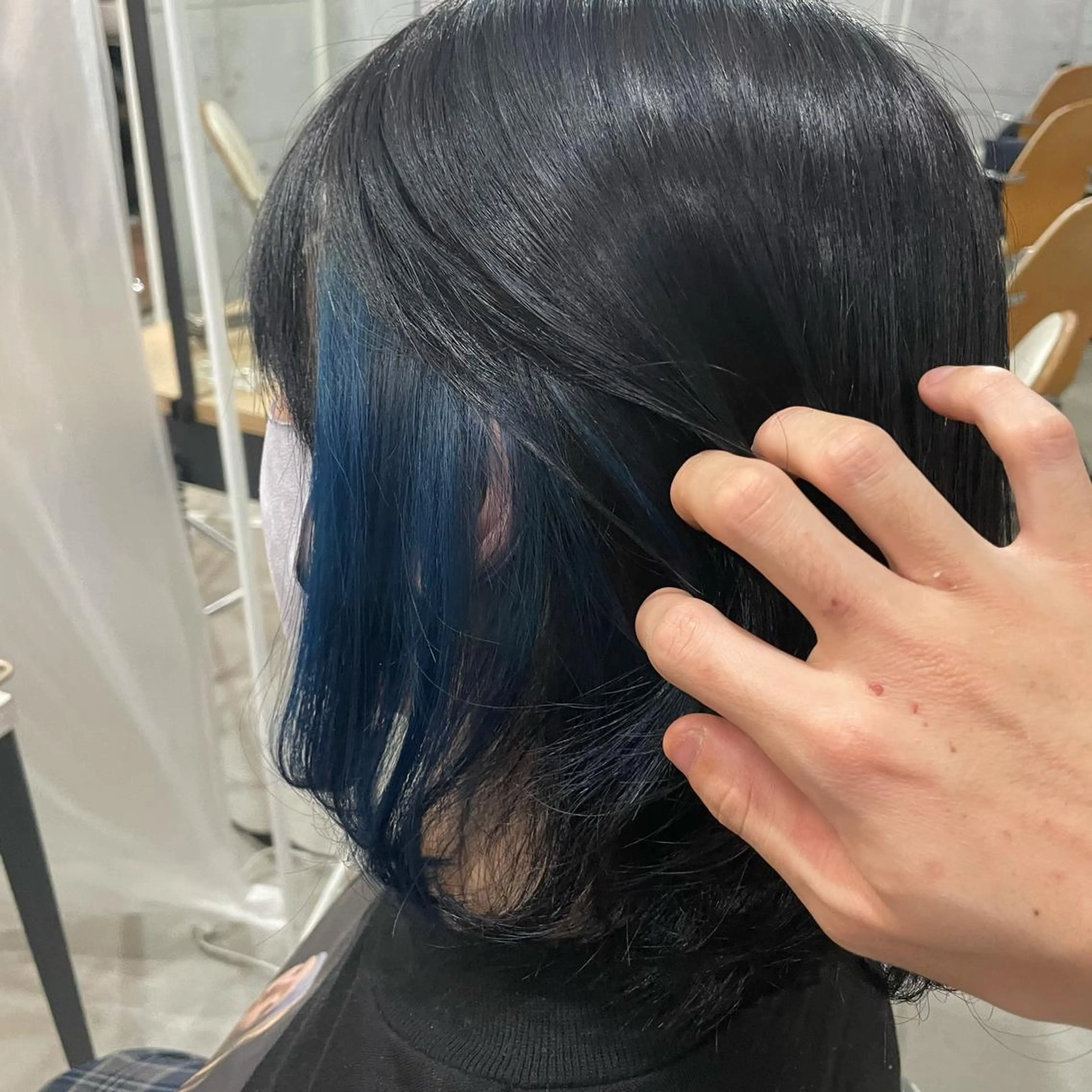 ミディアム カラー パーマ ヘアアレンジ メンズ キッズ ネイル マツエク・マツパ メンズブリーチ メンズインナーカラー メンズ韓国風 黒髪 ブリーチ 切りっぱなしヘアボブ ミディアムヘアRYOのヘアスタイル