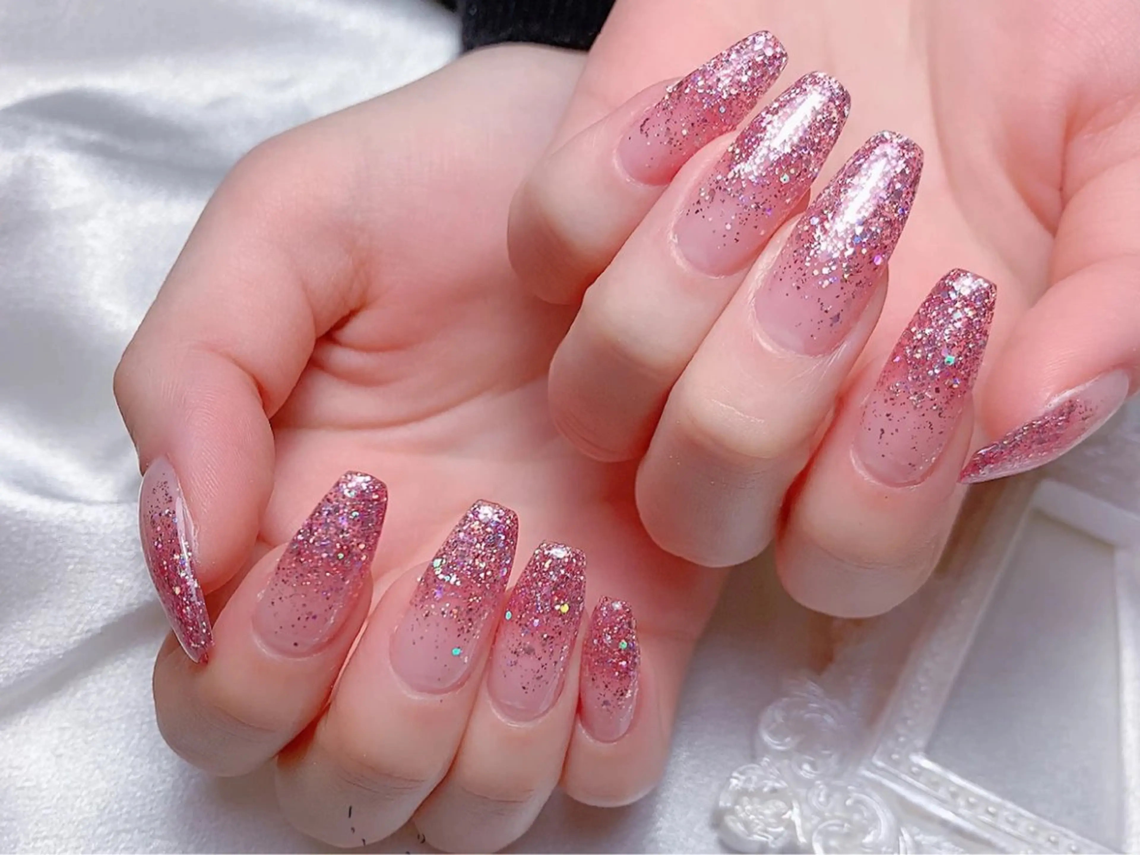 【新規ジェルオフ無料】ハンドラメグラデーションの写真