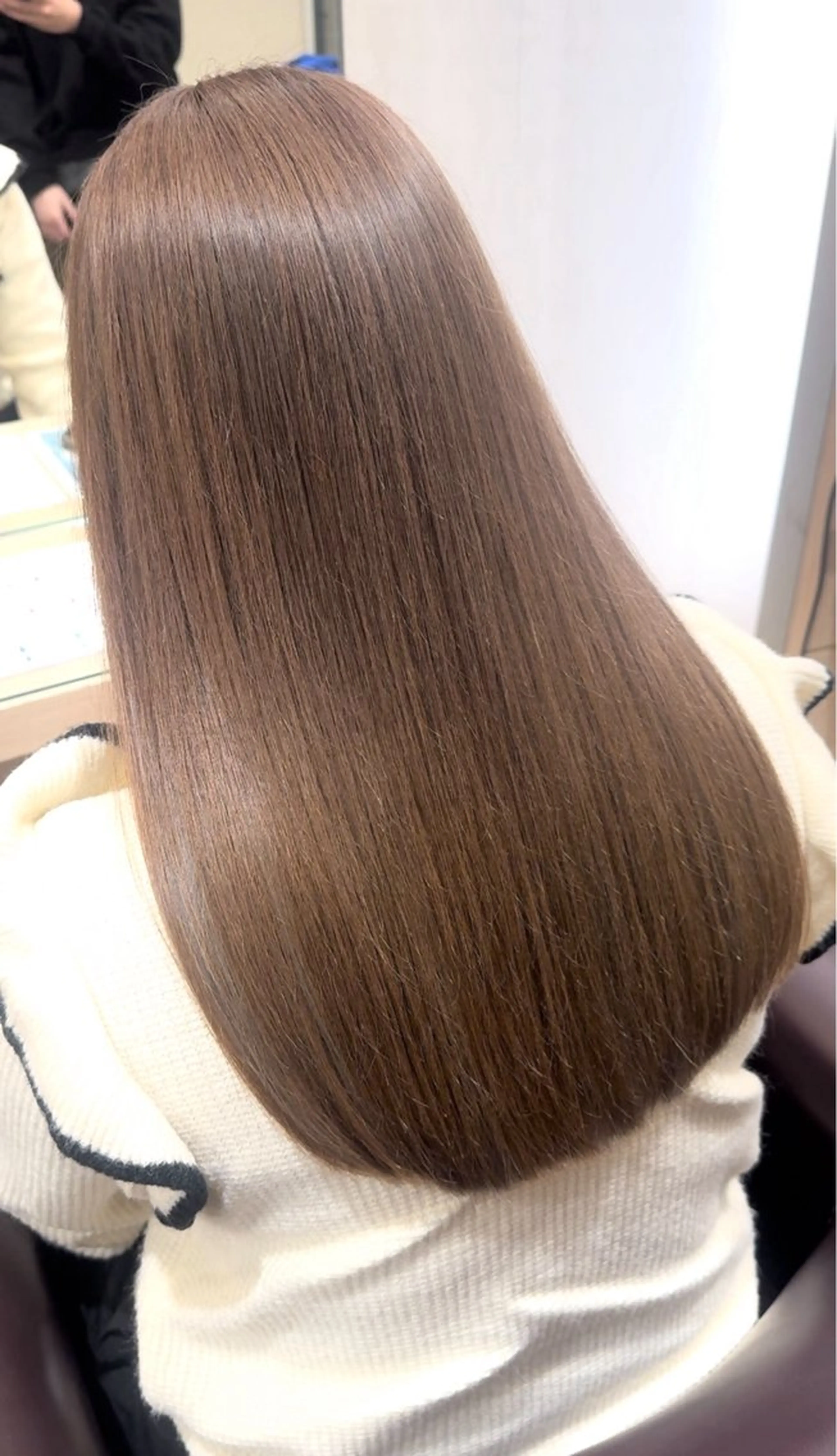 ロング カラー ベージュカラー chill_ KAZUKIのヘアスタイル