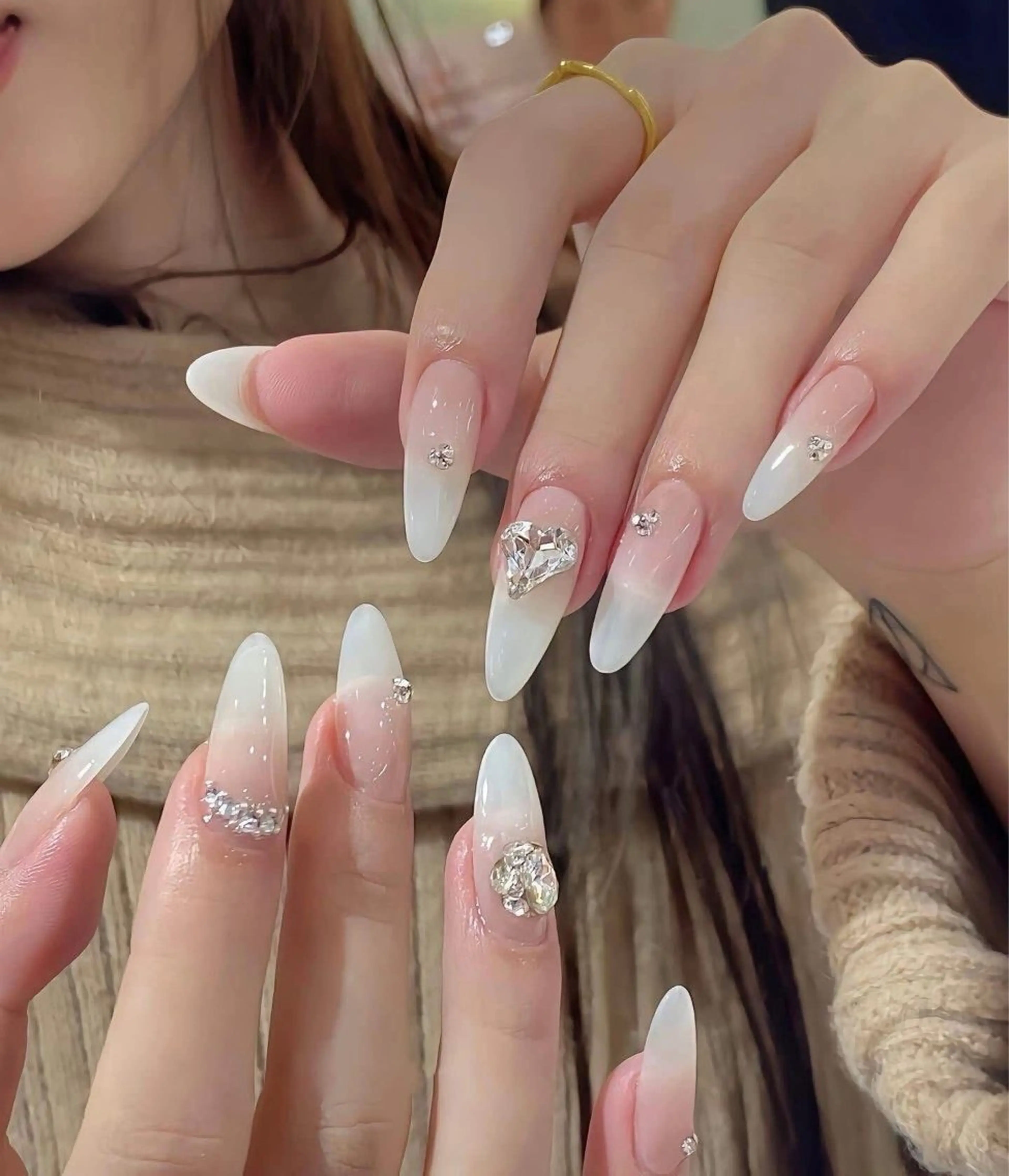 ロング ハンドネイル RUBY NAIL SPAのネイルデザイン