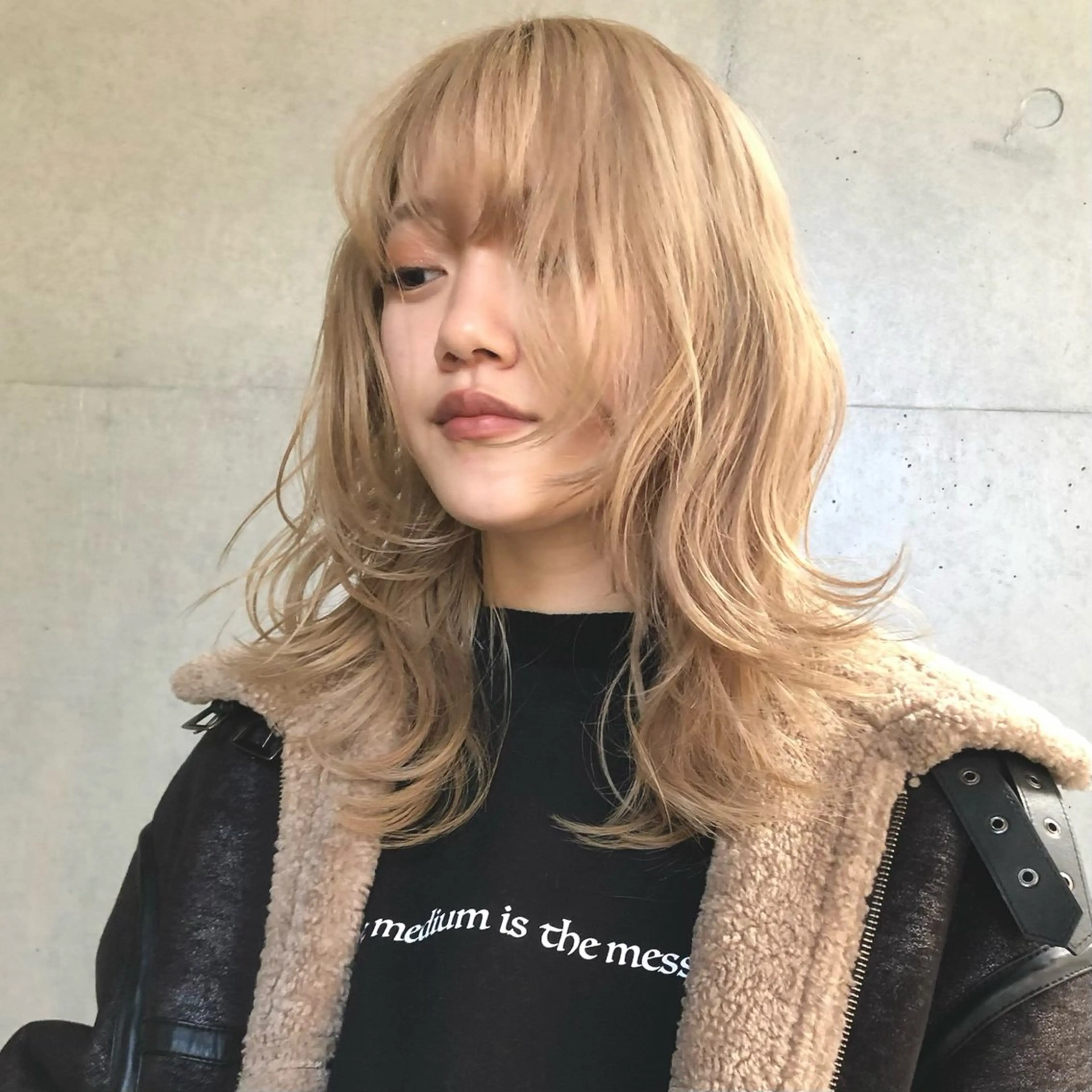 セミロング カラー ベージュカラー レイヤーカット bloc japon所属・ﾌﾞﾚｲｽﾞ˚✧₊⁎ ﾚｲﾔｰToriのヘアスタイル