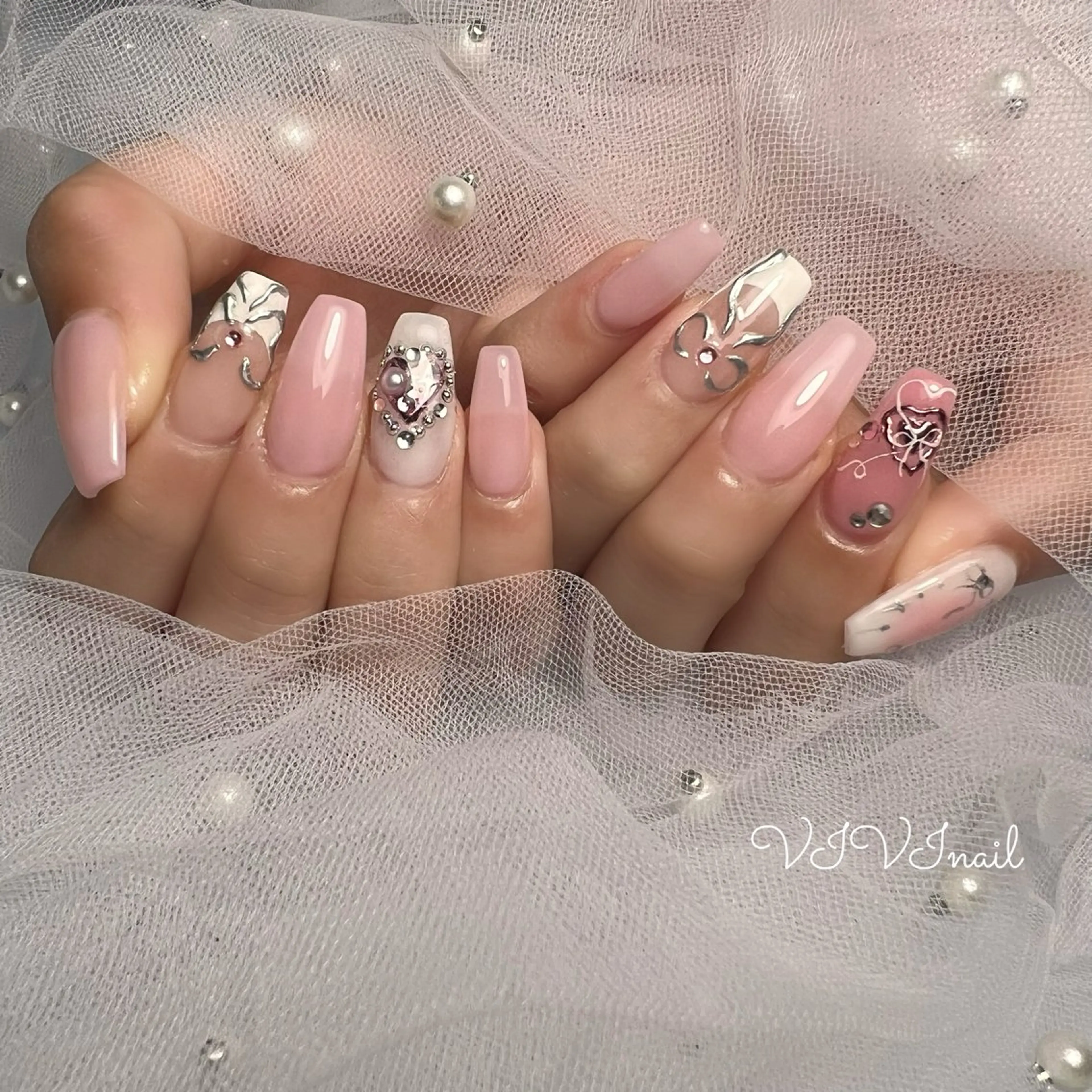 ネイル ミラーネイル ピンク ハンドネイル vivi nailのネイルデザイン