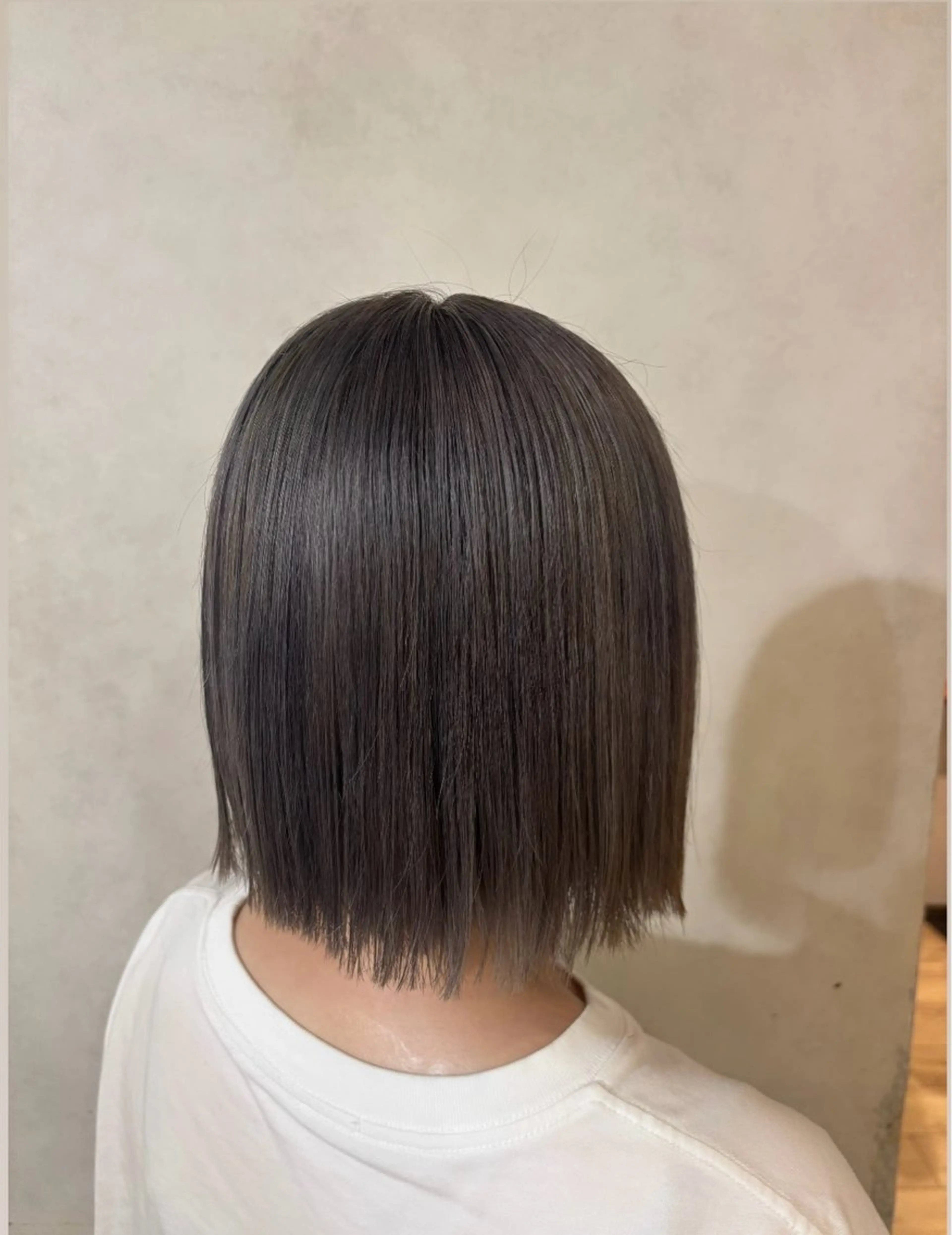 カラー 透明感カラー グレージュ 松阪 莉奈のヘアスタイル