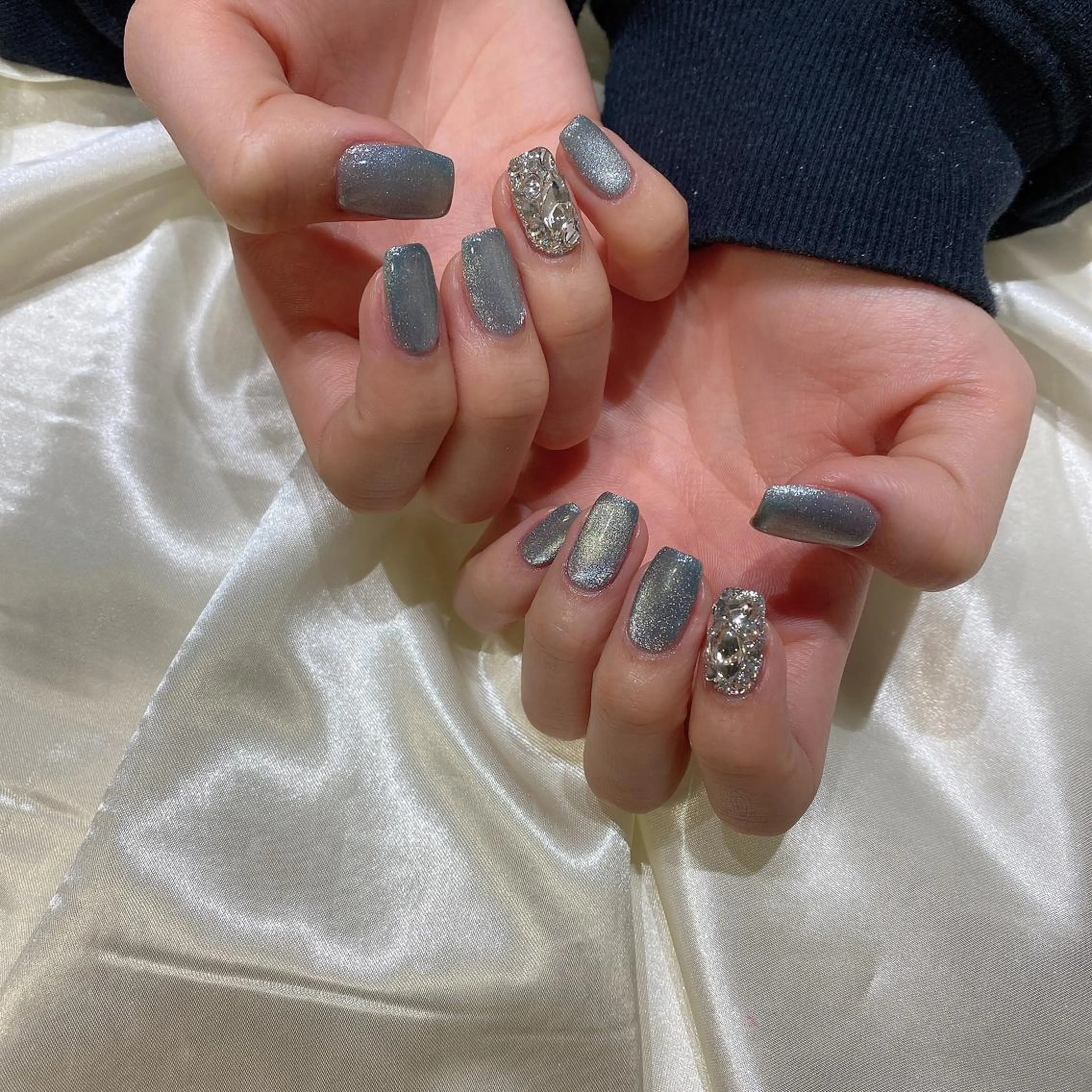 ネイル ジェルネイル マグネットネイル ハンドネイル 西岡 杏のネイルデザイン