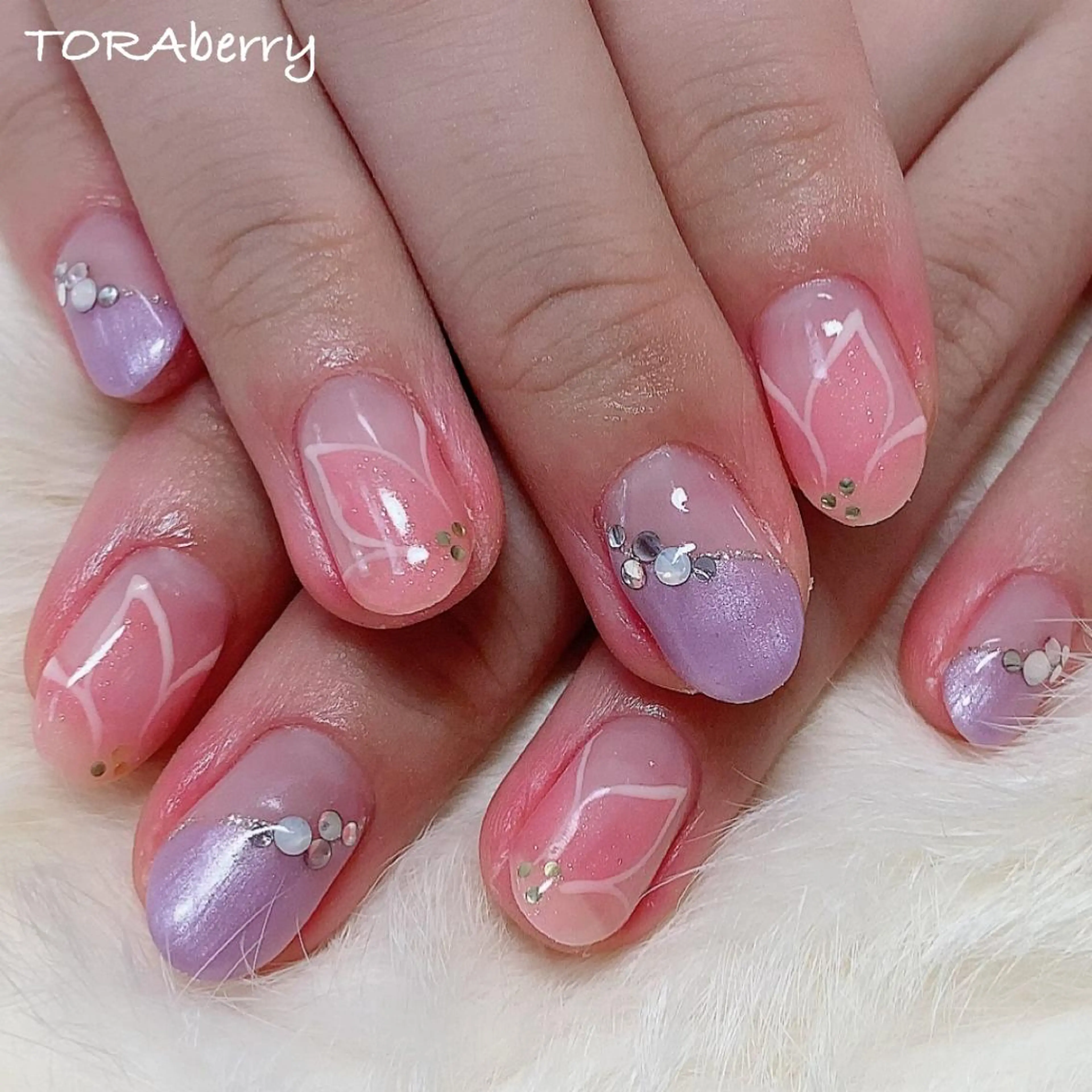 ネイル フレンチネイル ハンドネイル ネイリスト なつみのネイルデザイン