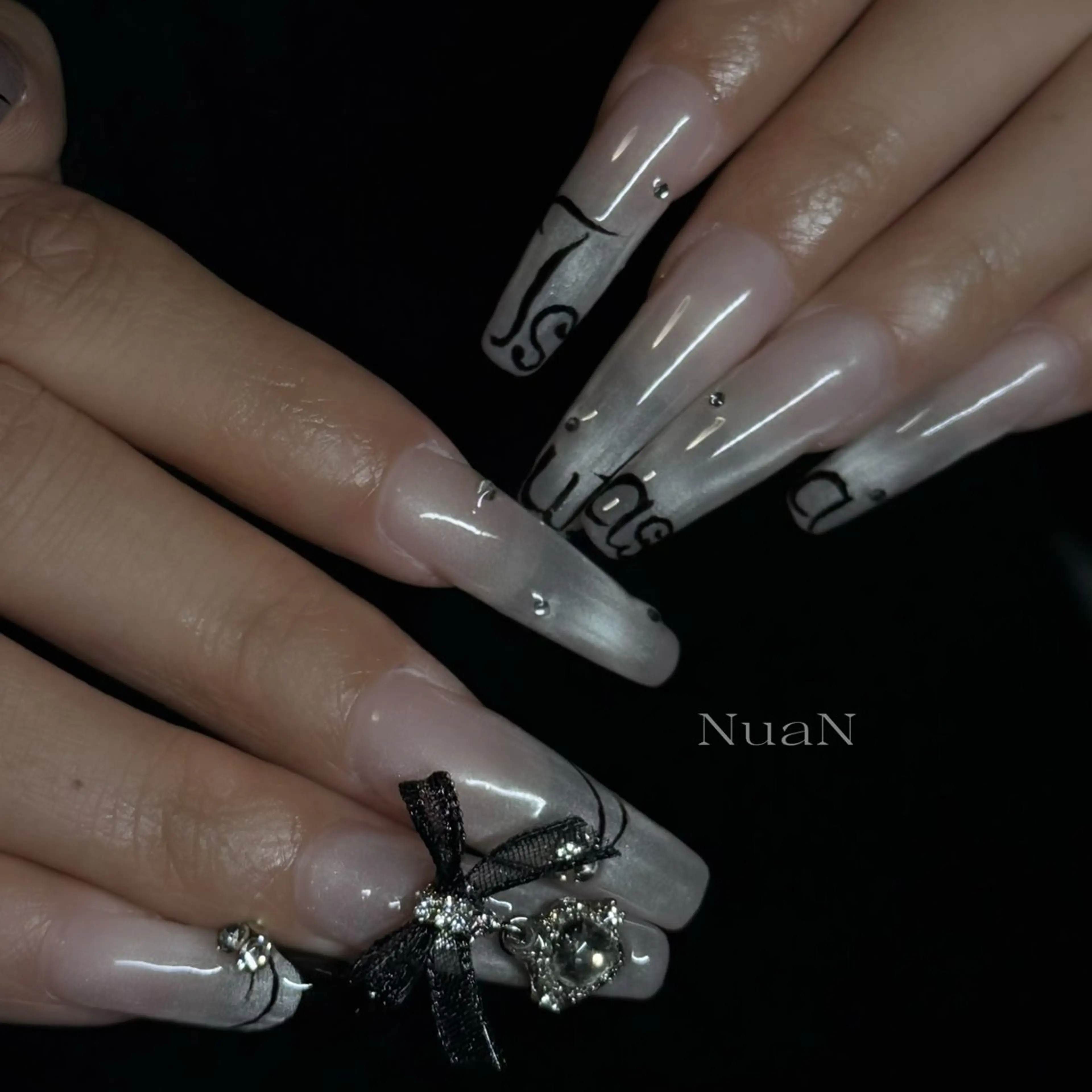 ネイル ハンドネイル NuaN ミニモ停止中のネイルデザイン