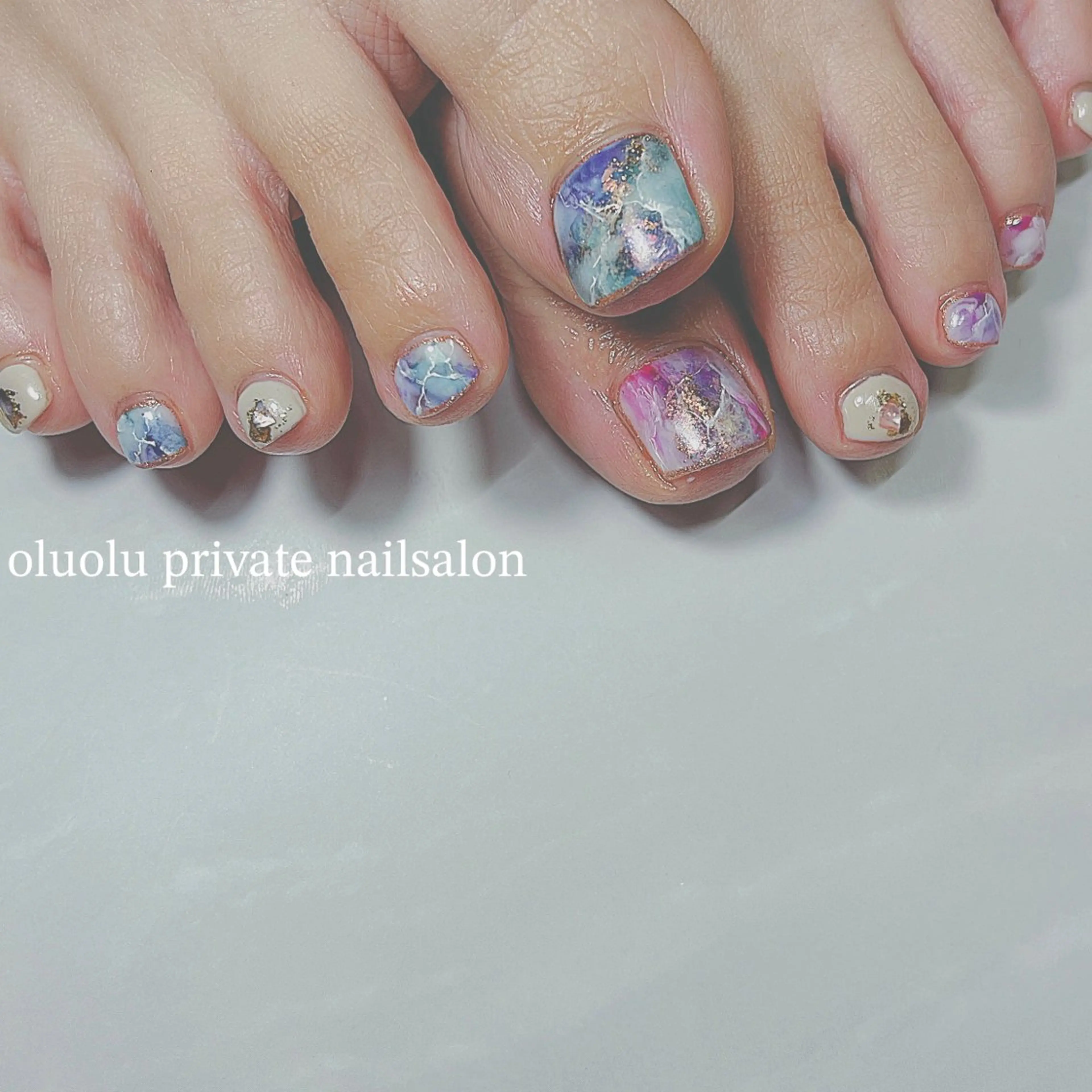 ネイル アートネイル フットネイル 大理石ネイル(マーブル) ニュアンスネイル パープル フットネイル 大村 紬華のネイルデザイン