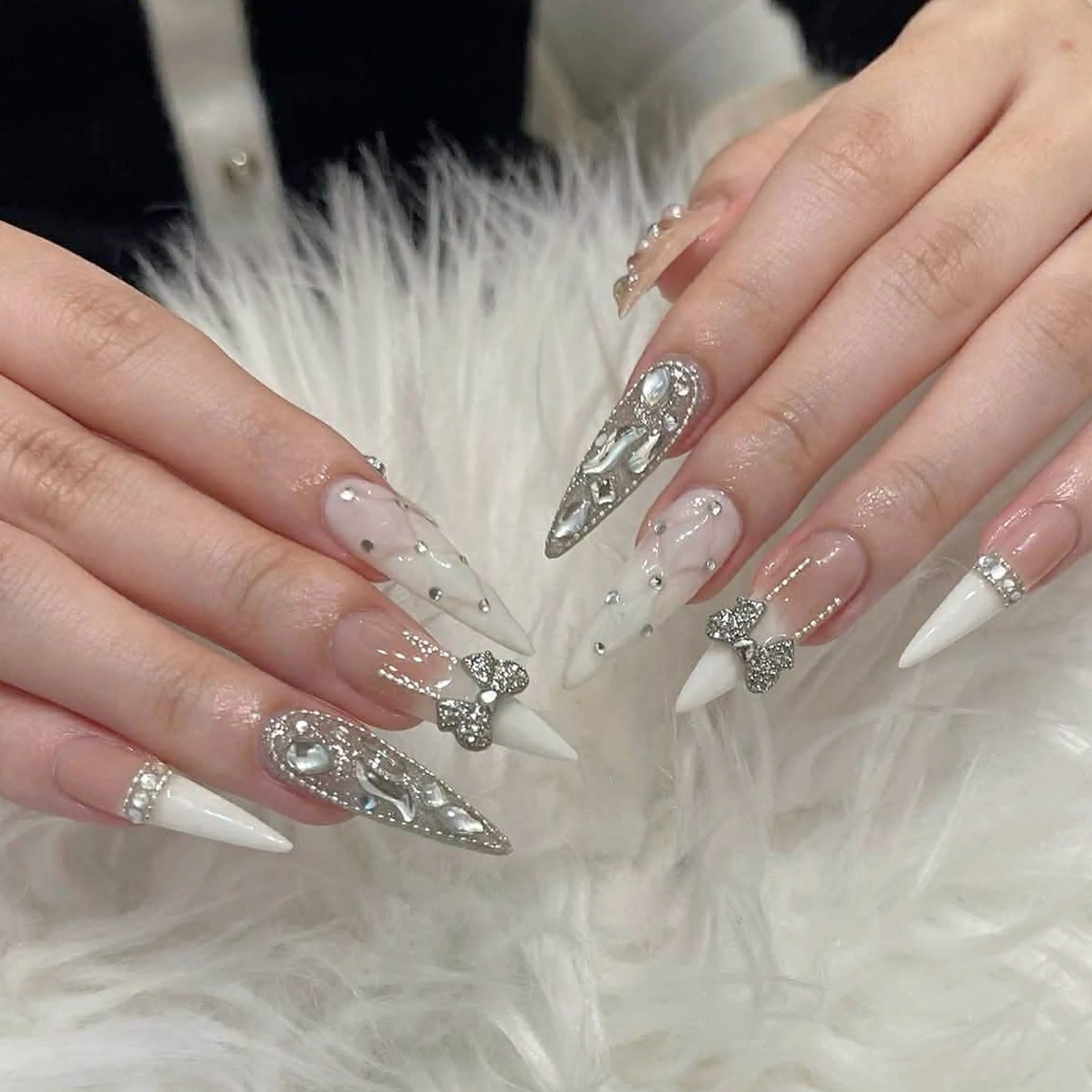 ネイル オーロラネイル クリアネイル 成人式 フラッシュネイル ジェルネイル ハンドネイル Amee Nail Salonのネイルデザイン