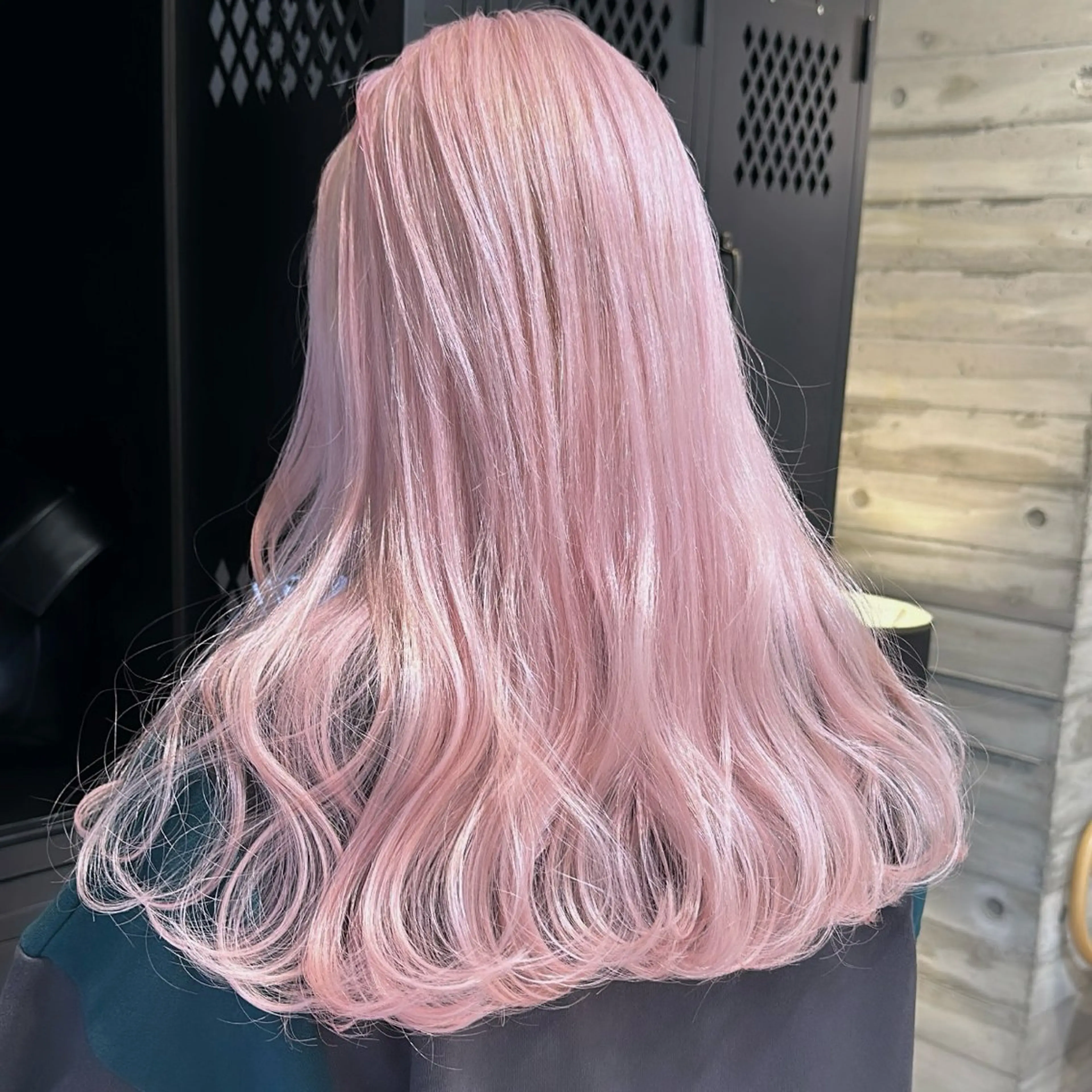 カラー RINA .のヘアスタイル