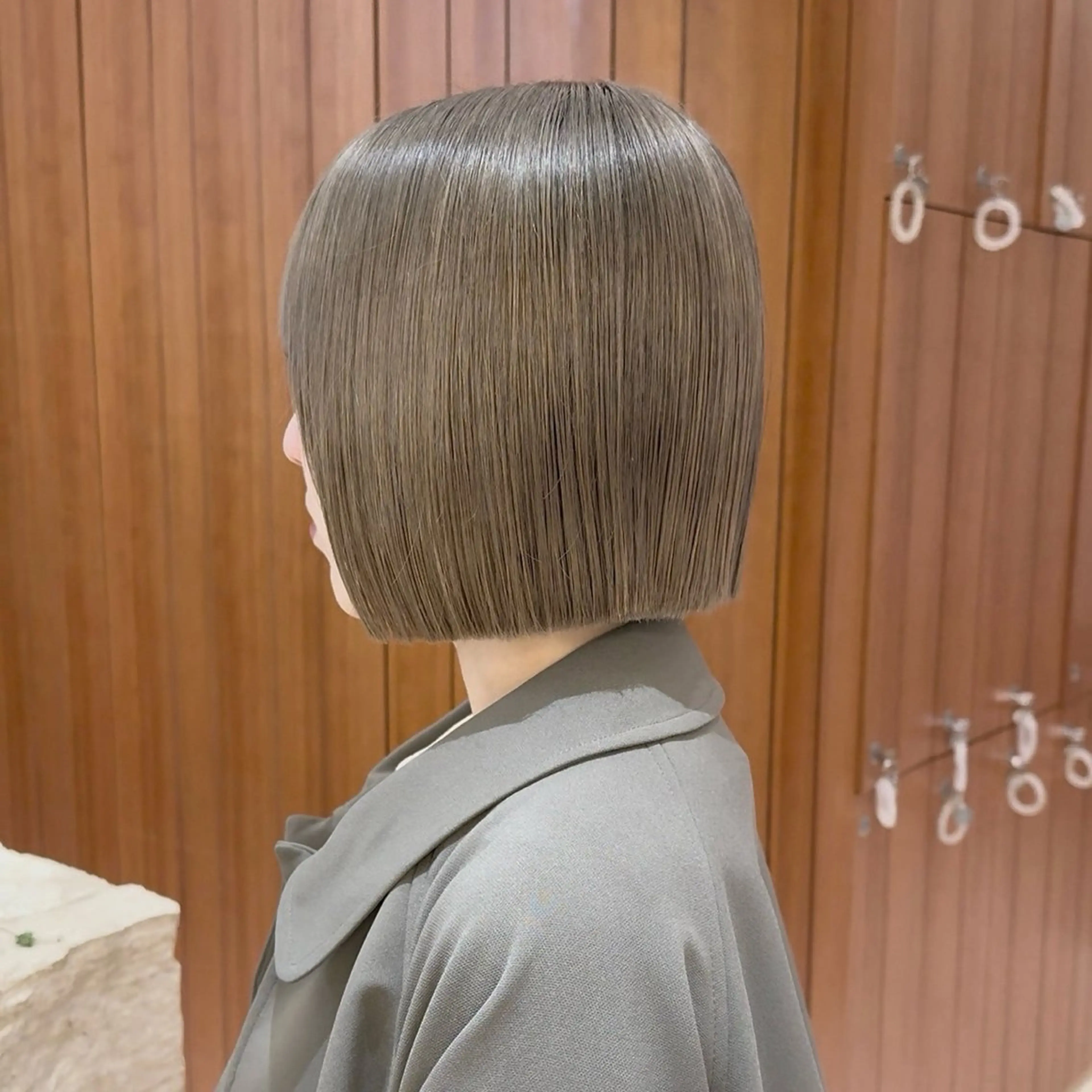 ミディアム カラー 切りっぱなしボブ ショートボブ ボブレイヤー 透明感カラー ボブ カット ヘアカラー トリートメント 田中航平/渋谷ボブ/ レイヤーボブのヘアスタイル