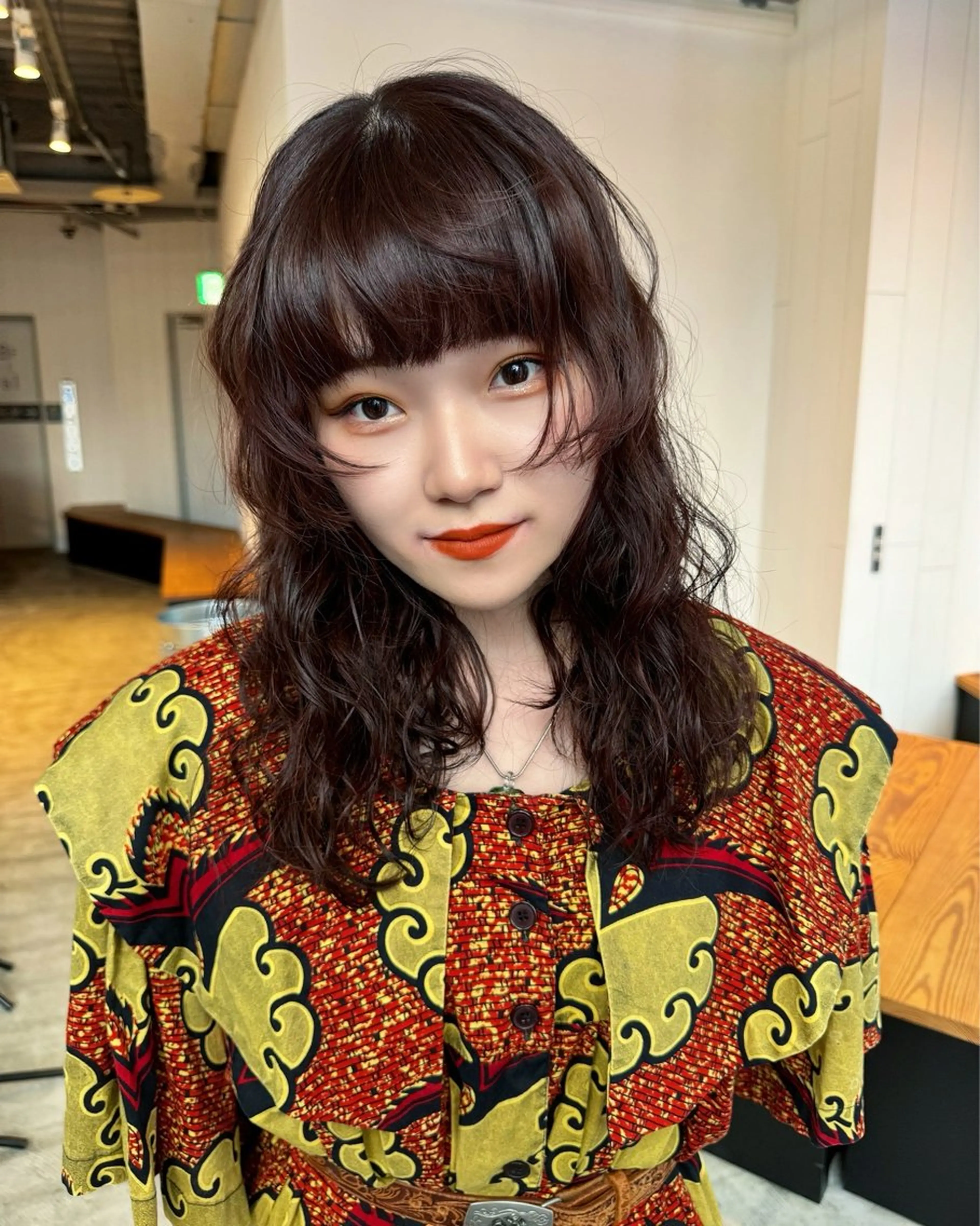 セミロング パーマ 派手髪デザイン なかむらるか🐬💞のヘアスタイル