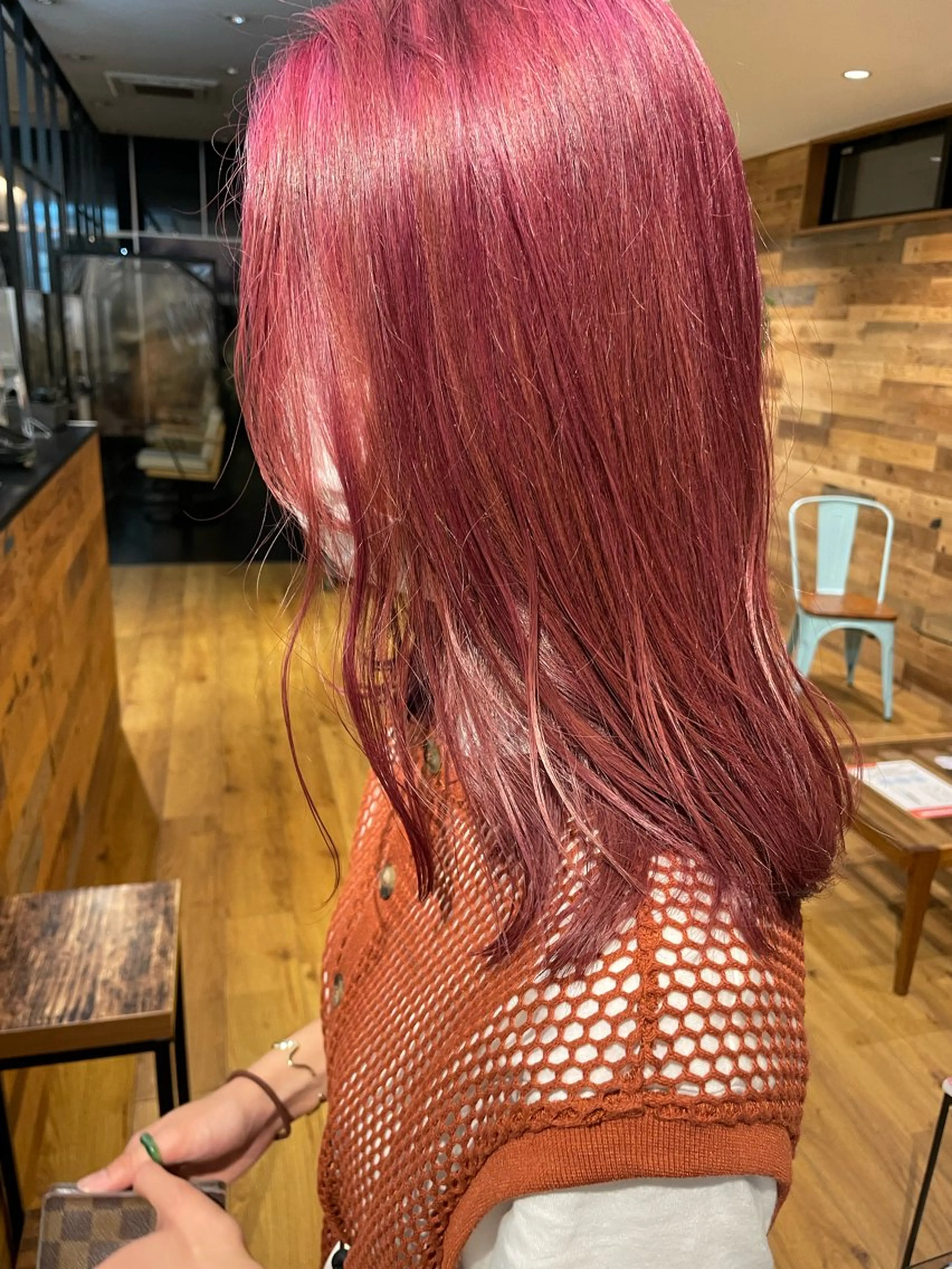 カラー ピンクカラー ヘアカラー トリートメント 安藤 太一のヘアスタイル