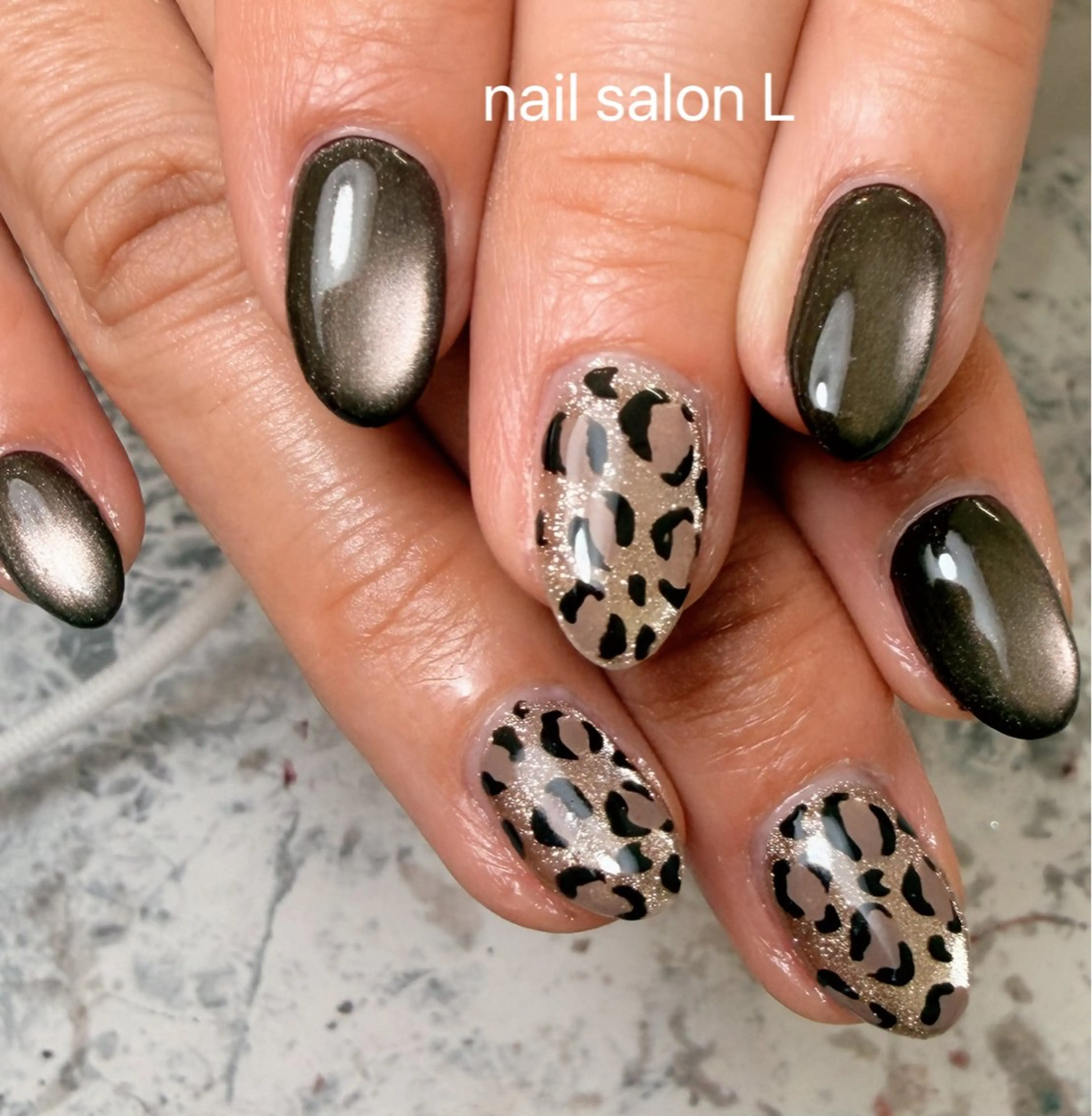 ネイル ブラウン ゴールド マグネットネイル 持ち込み 赤色 ハンドネイル 吉川市 ネイルサロンLのネイルデザイン